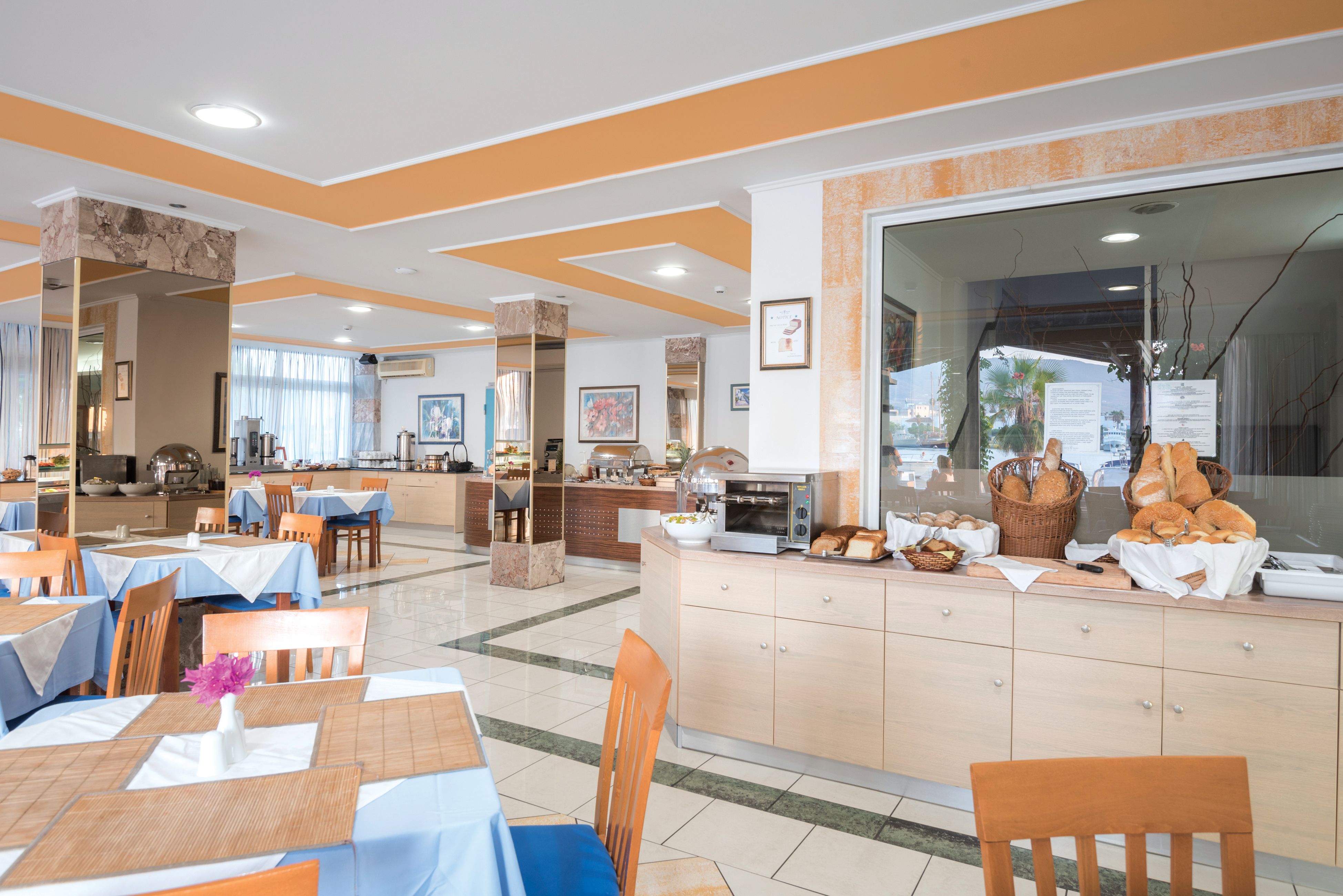 Main Restaurant 