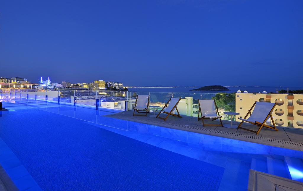 Piscina deschisă