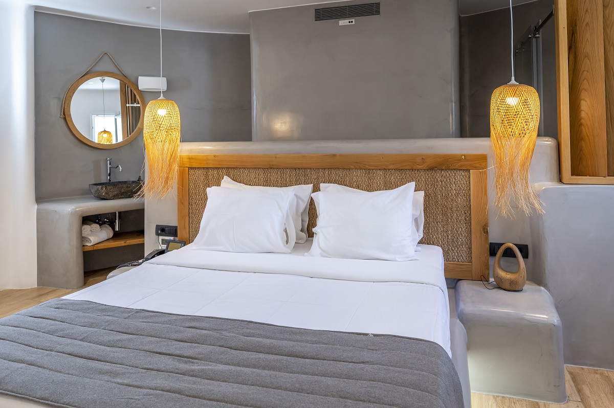 Honeymoon Windmill Suite with Shared Pool