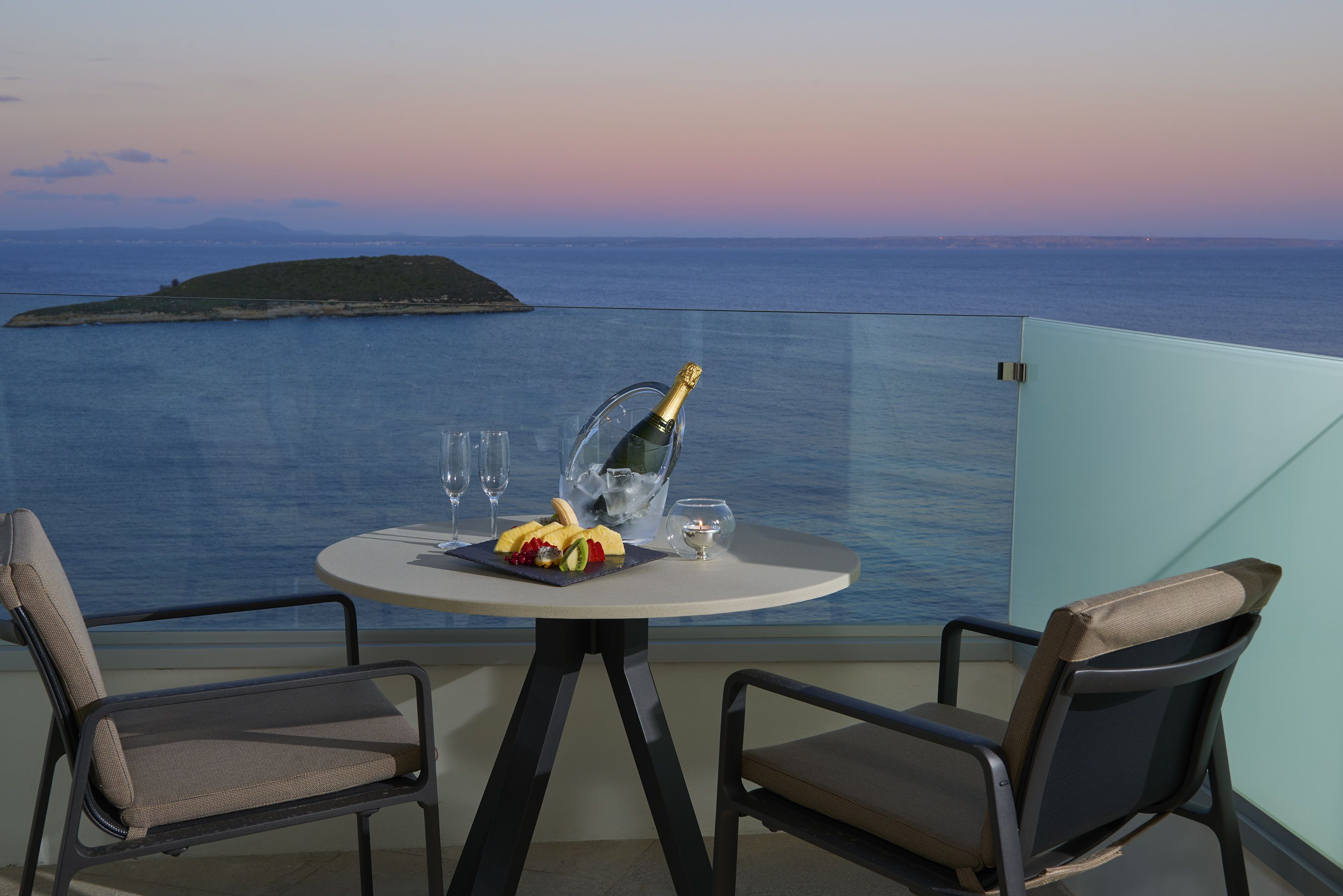 DOUBLE THE LEVEL PREMIUM SEA VIEW BALCONY OR TERRACE