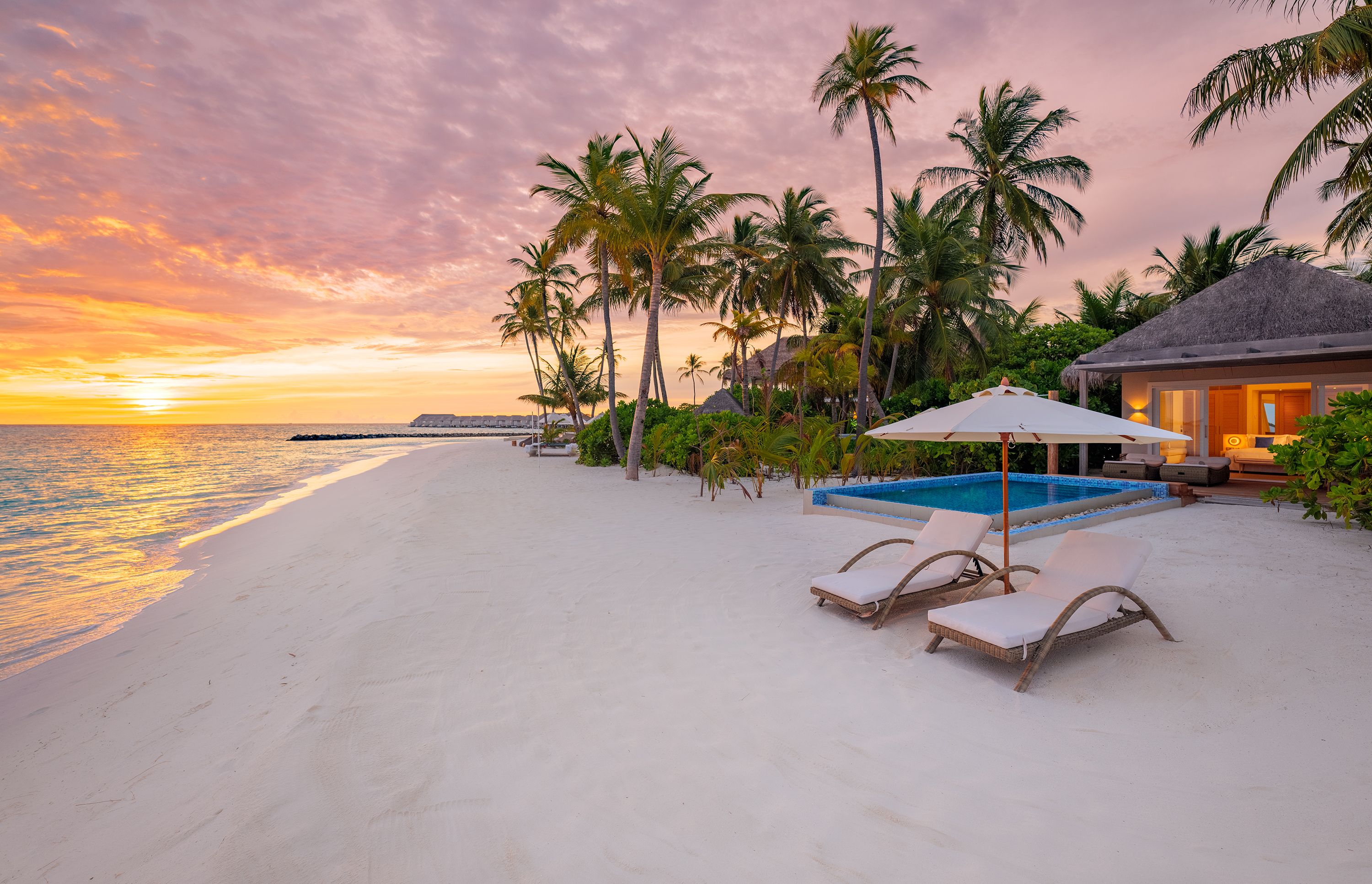 SUNSET BEACH VILLA WITH POOL