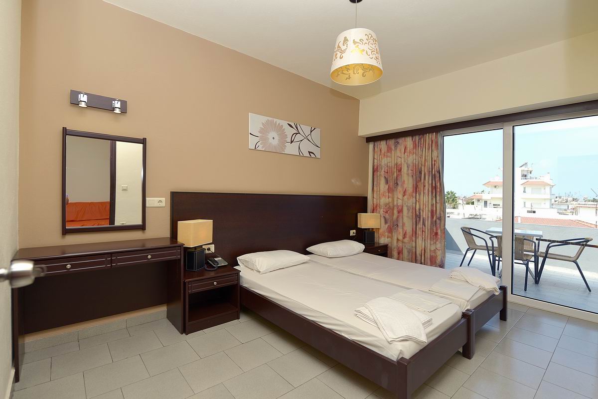 1 BEDROOM APARTMENT