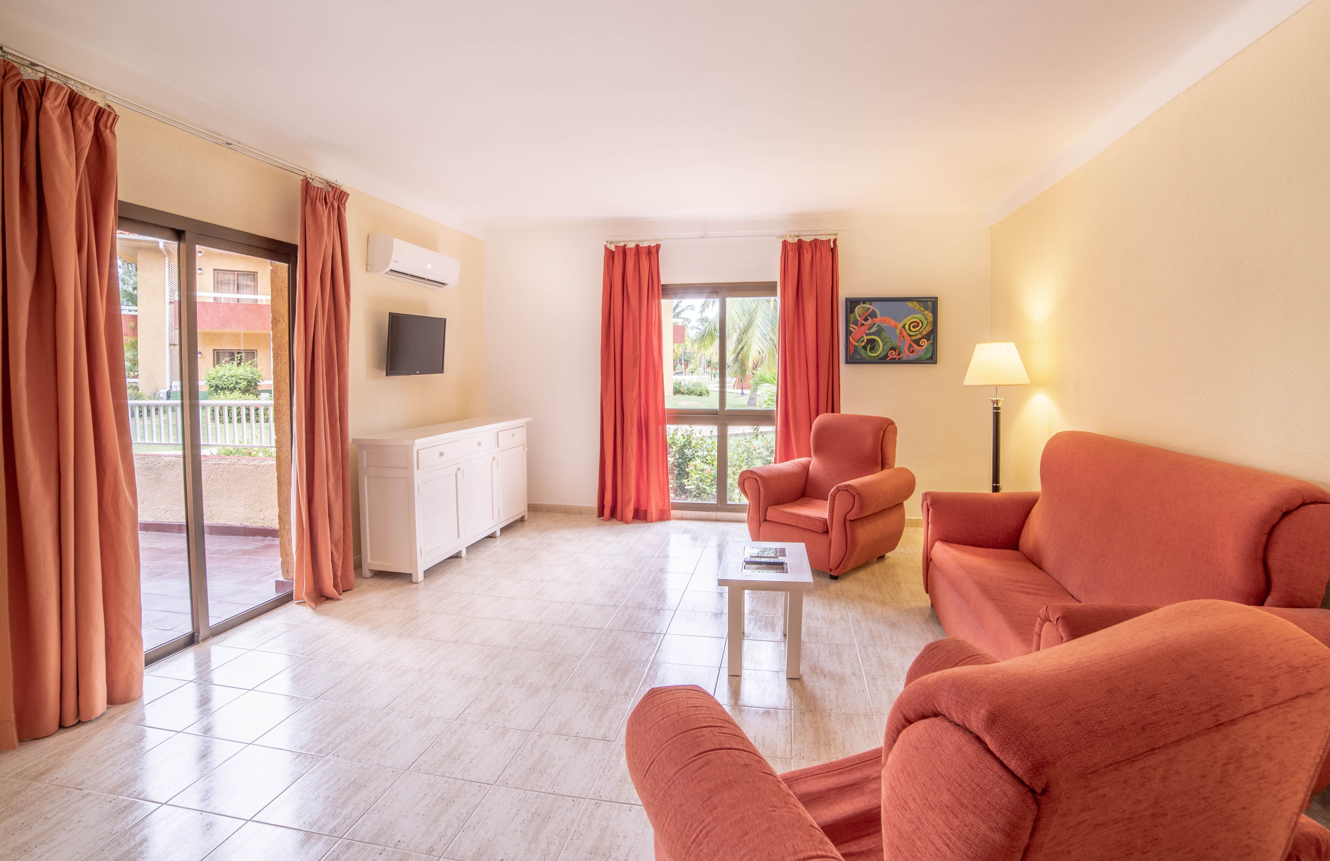 SUITE ROOM