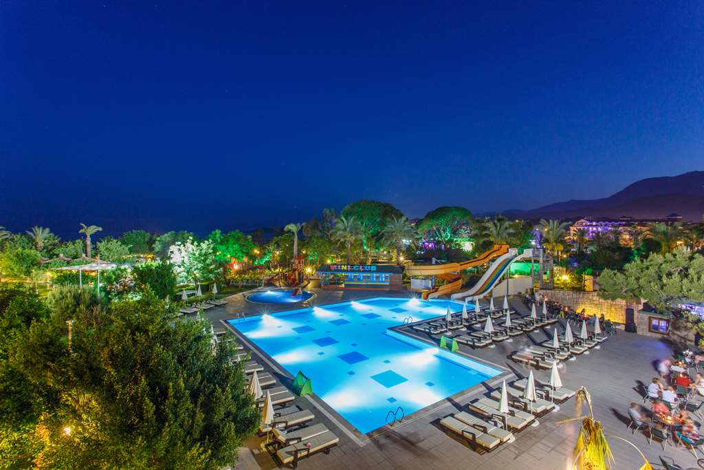 Piscina deschisă