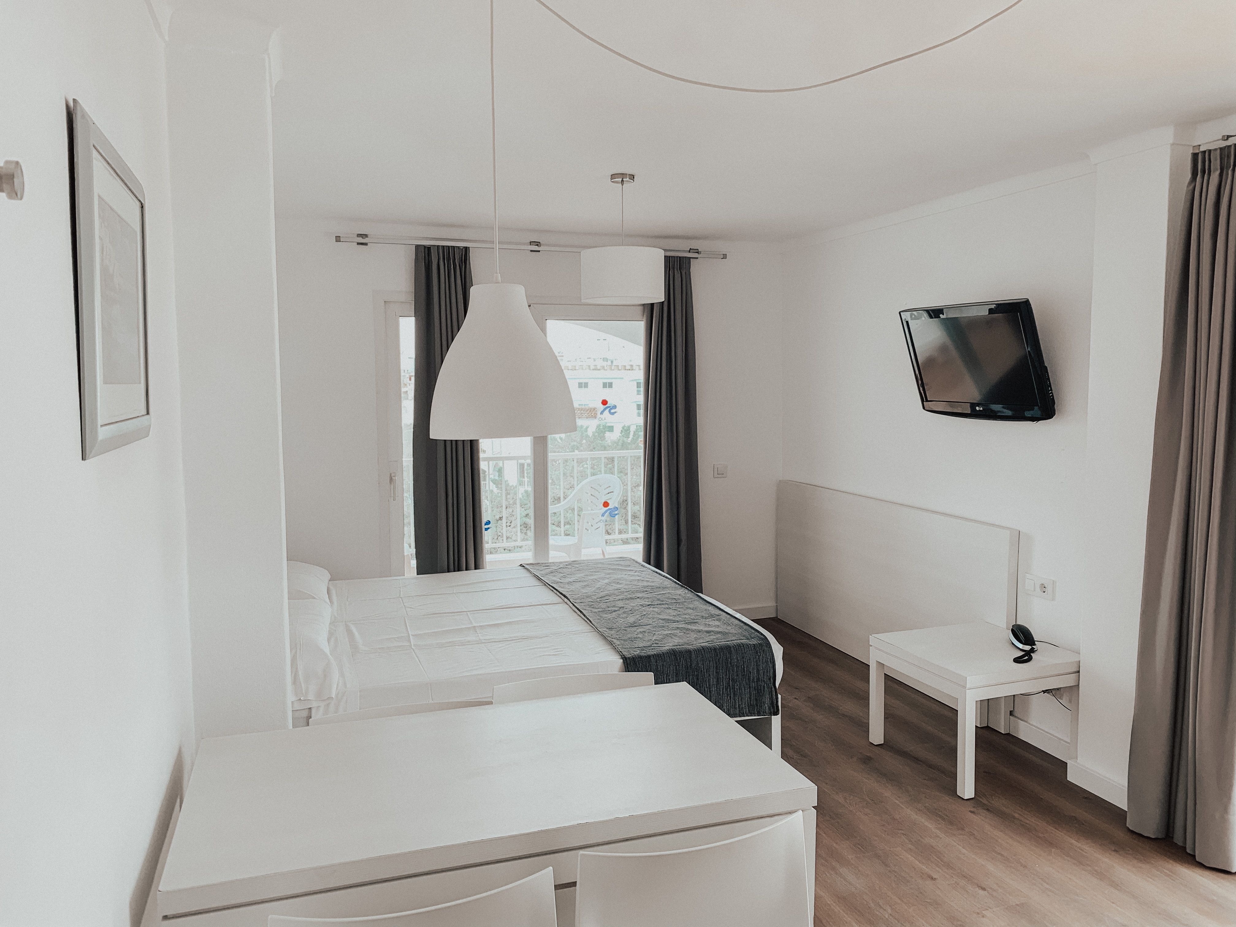 Apartment Balcony or Terrace 