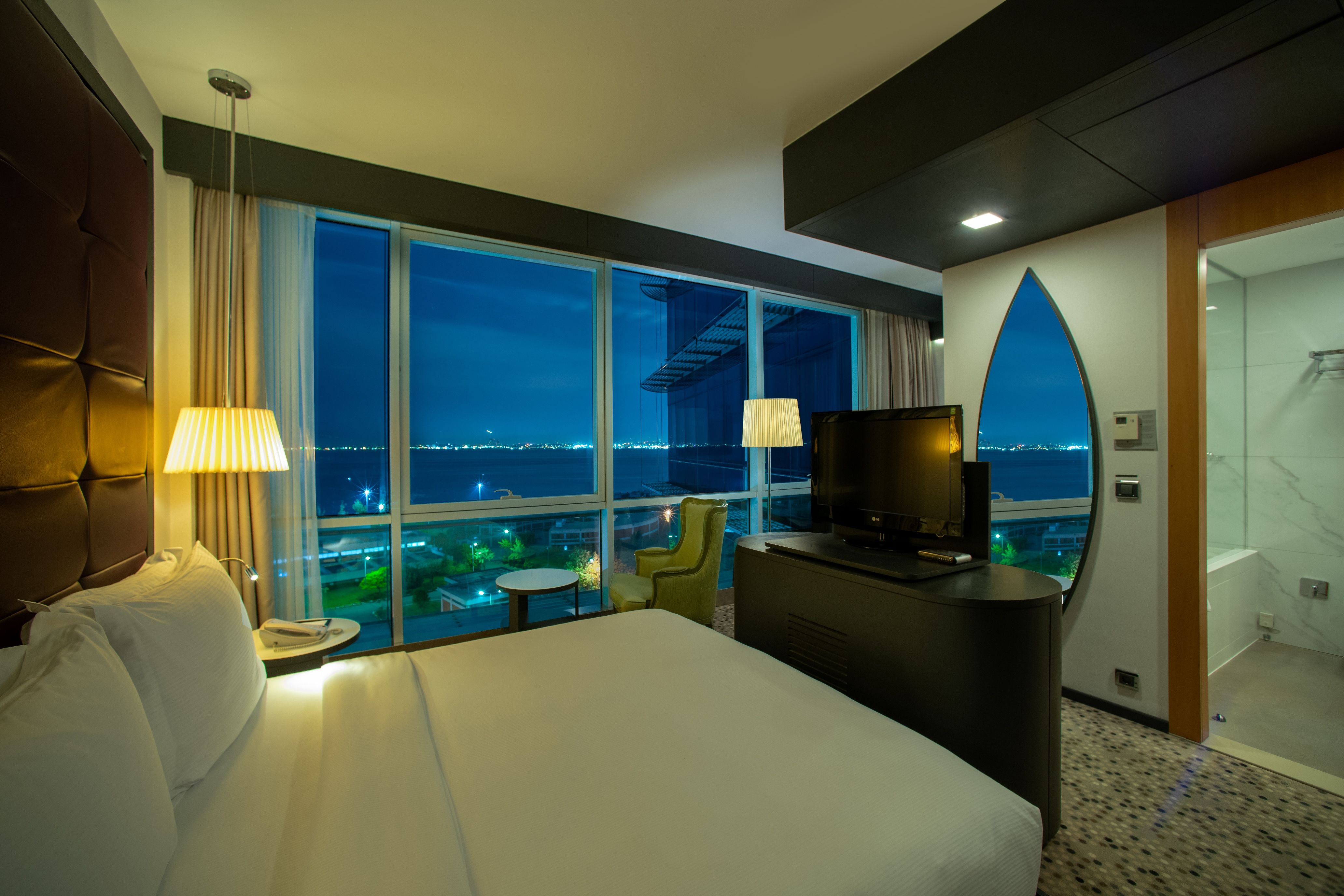DELUXE ROOM WITH SEA VIEW