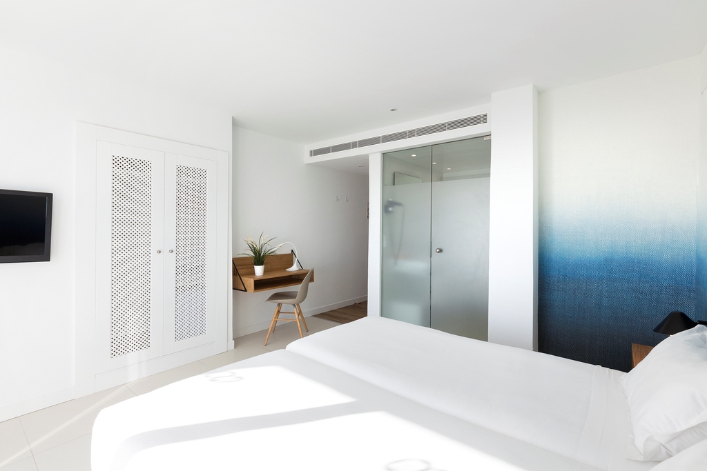 DOUBLE PREMIUM LATERAL SEA VIEW BALCONY 