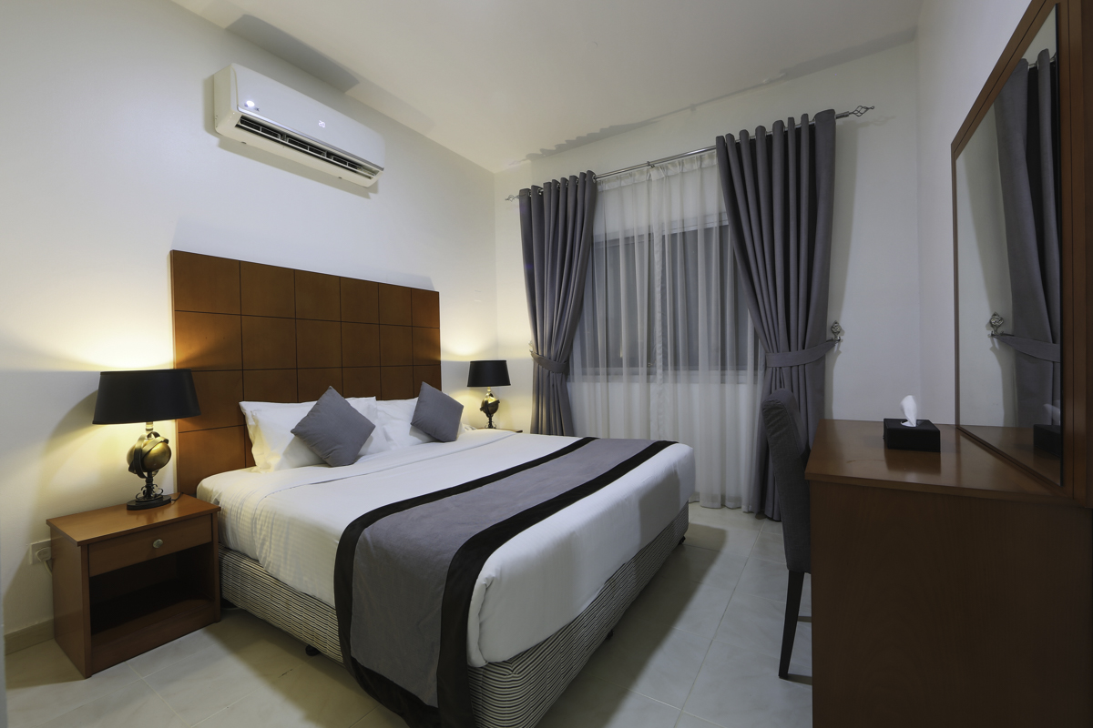STANDARD SUITE