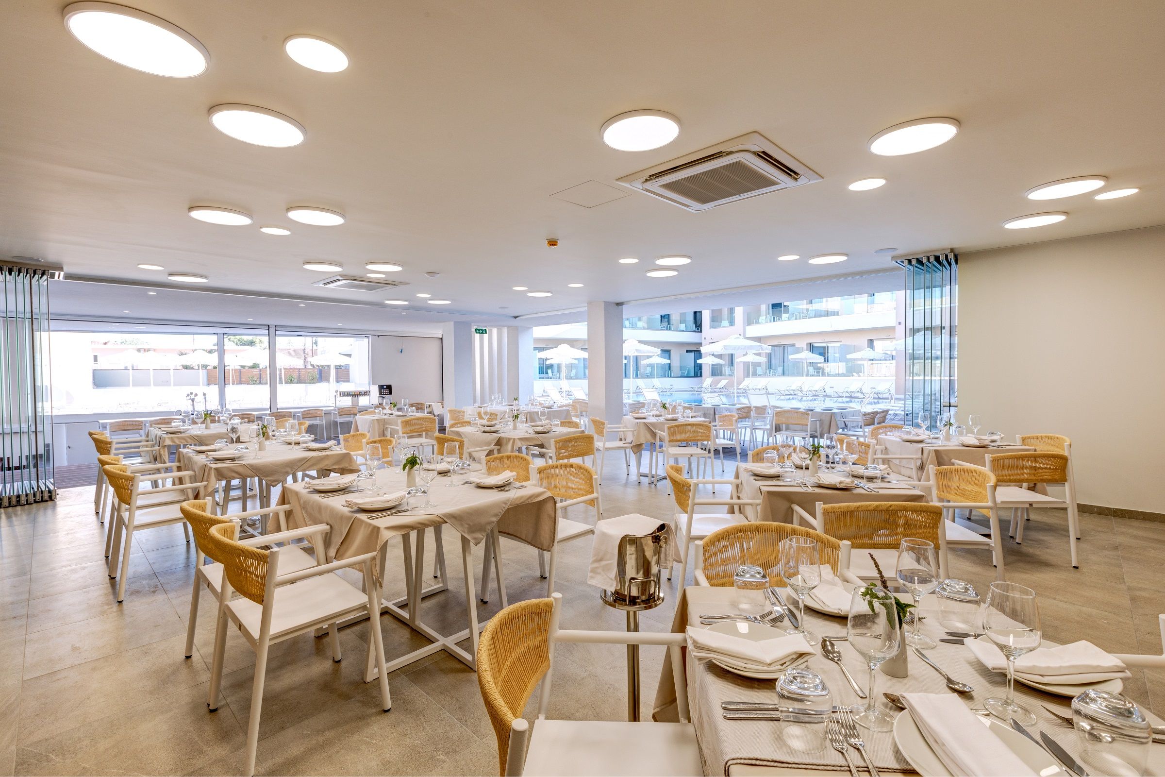 MAIN BUFFET