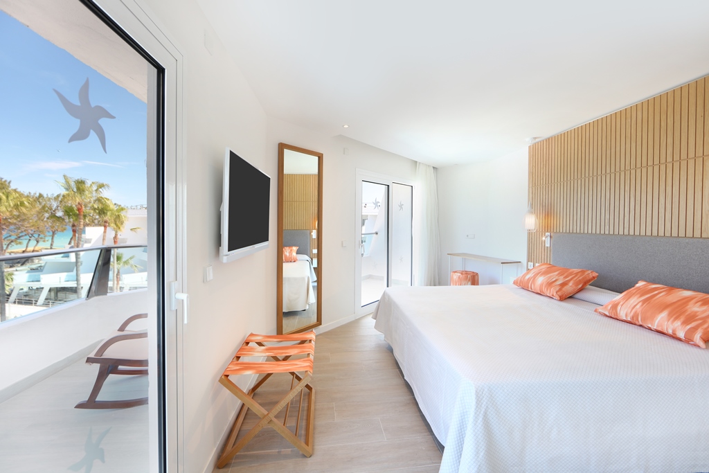 JUNIOR SUITE B