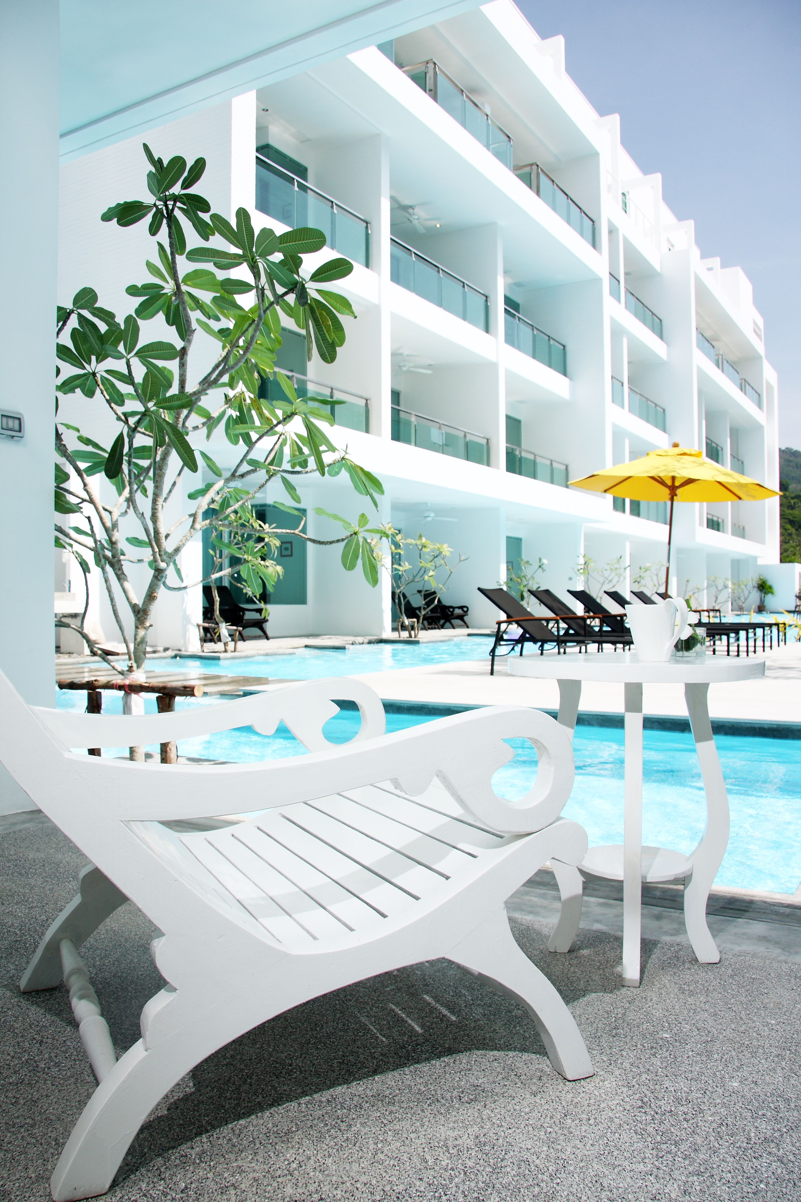 Deluxe Pool Access
