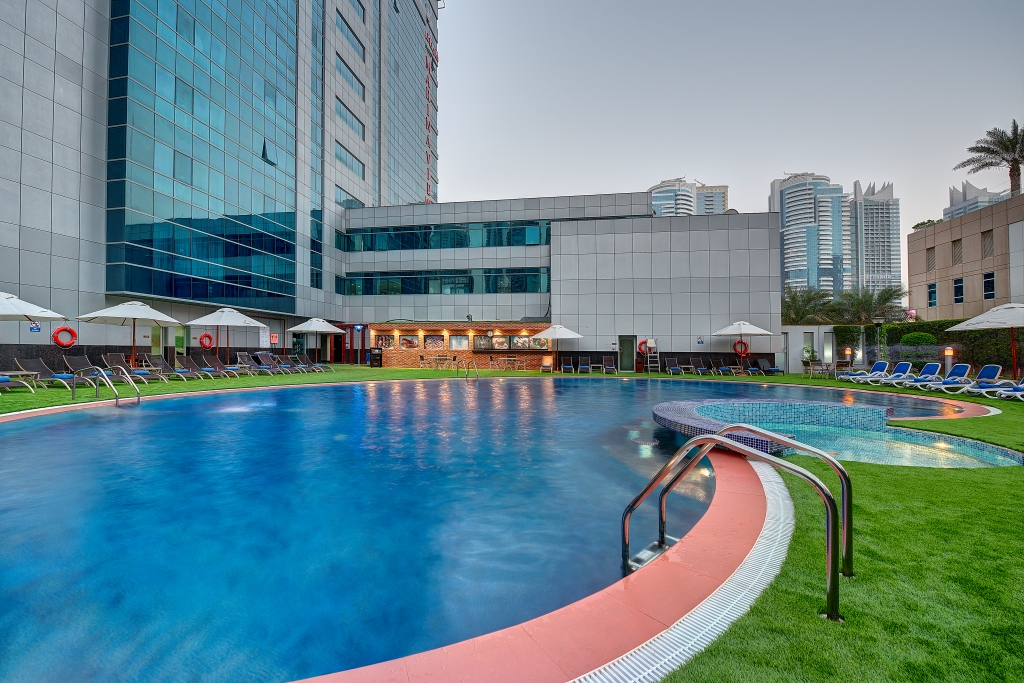 Piscina deschisă