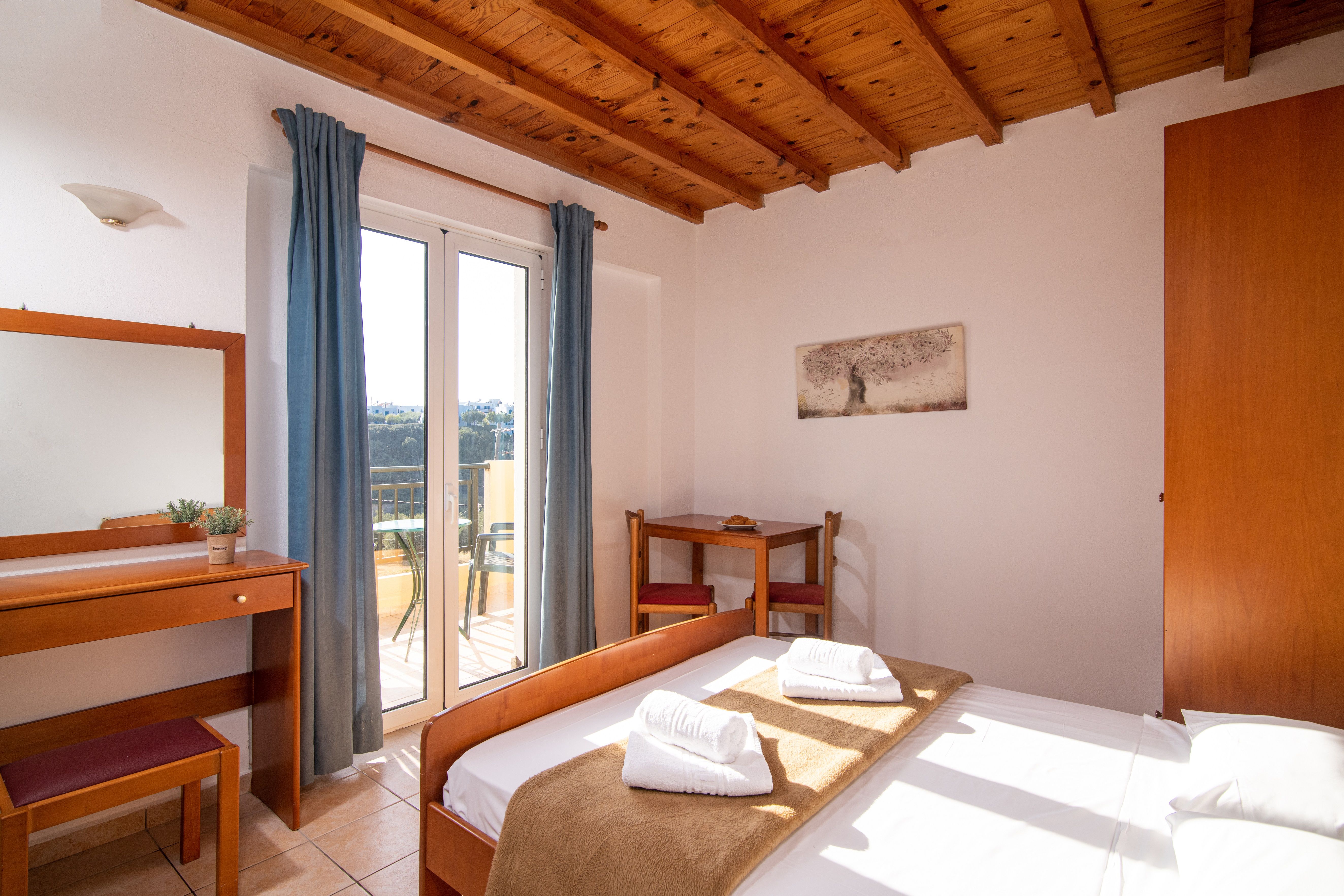Studio with Garden or Pool View