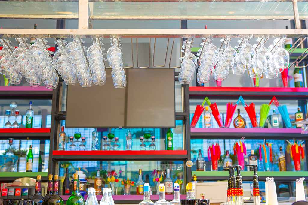 POOL BAR