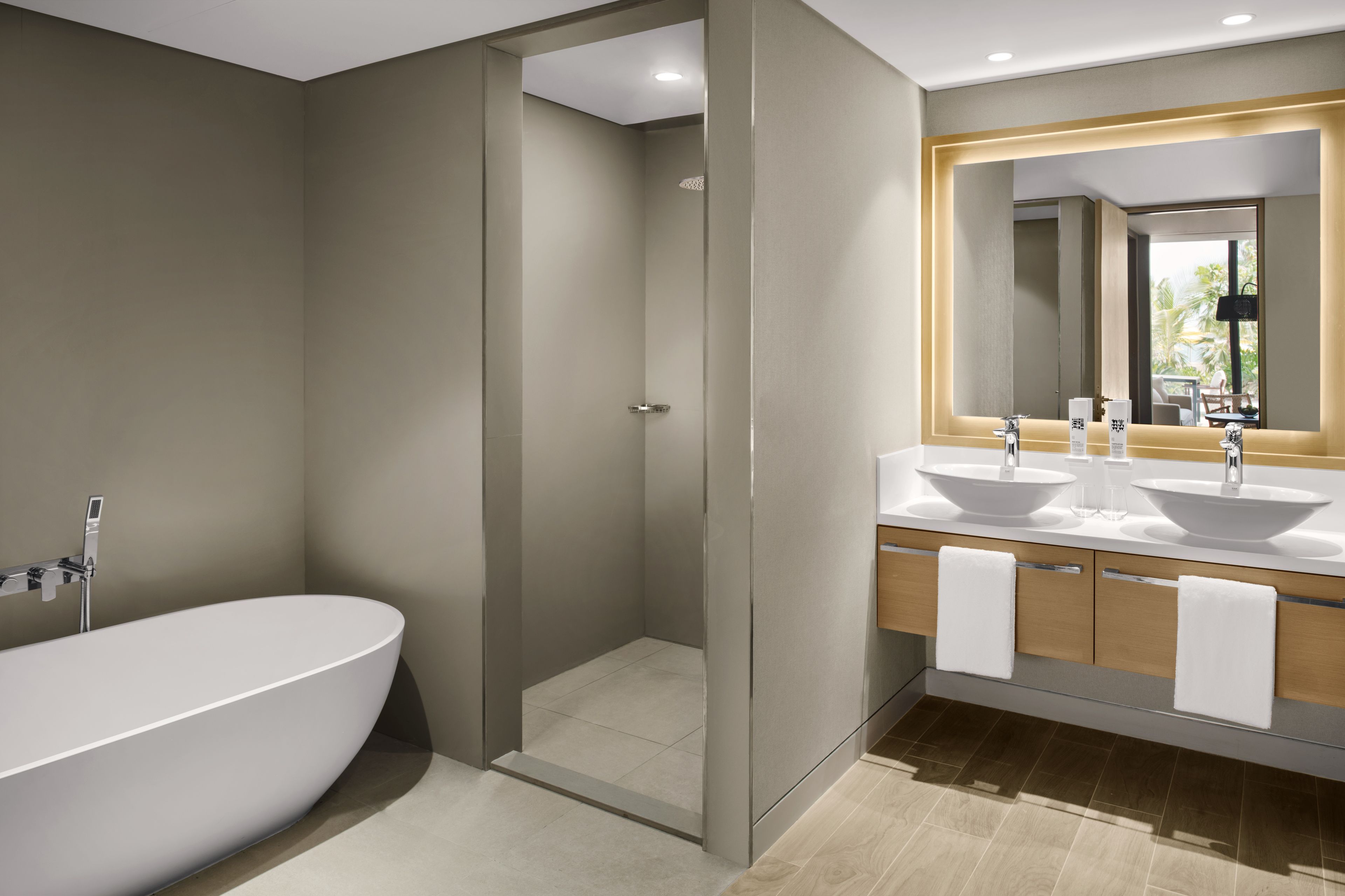 AL MARJAN BEACHFRONT SUITE WITH PRIVATE POOL