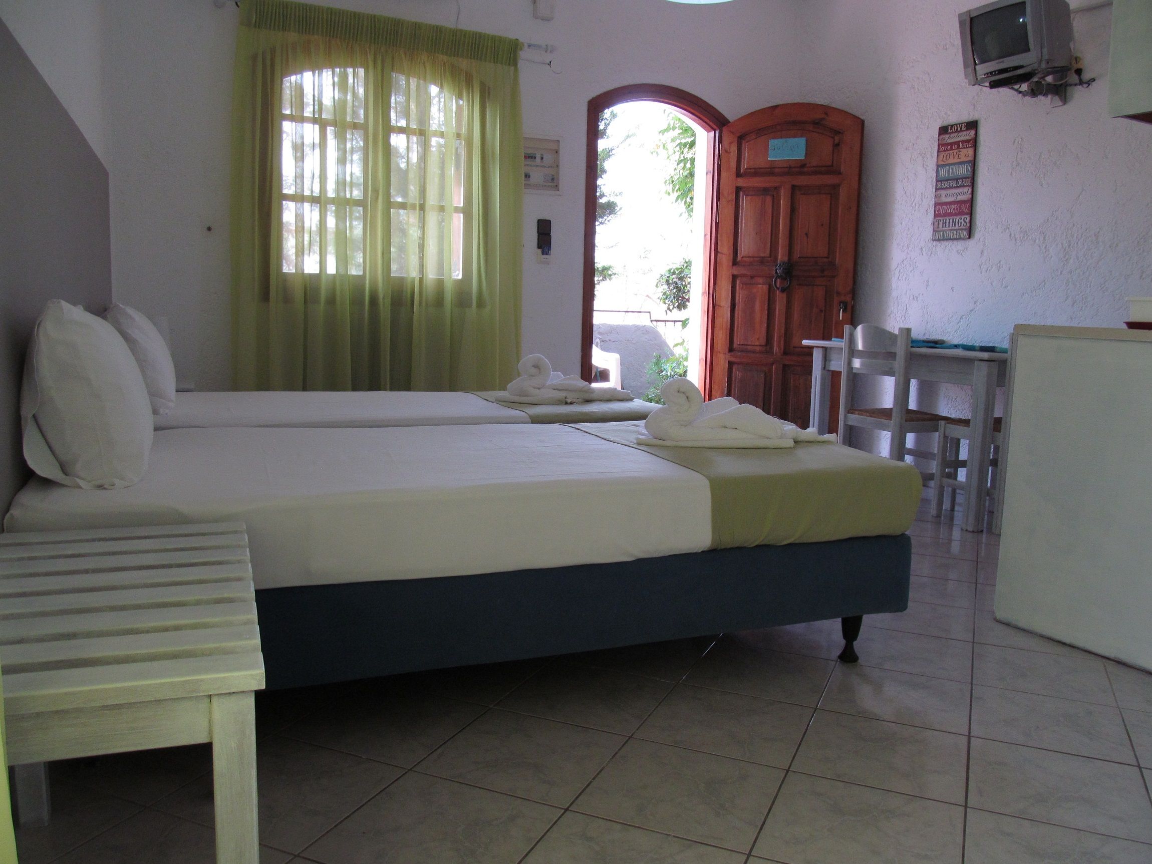 APARTMENT 2-4 PAX