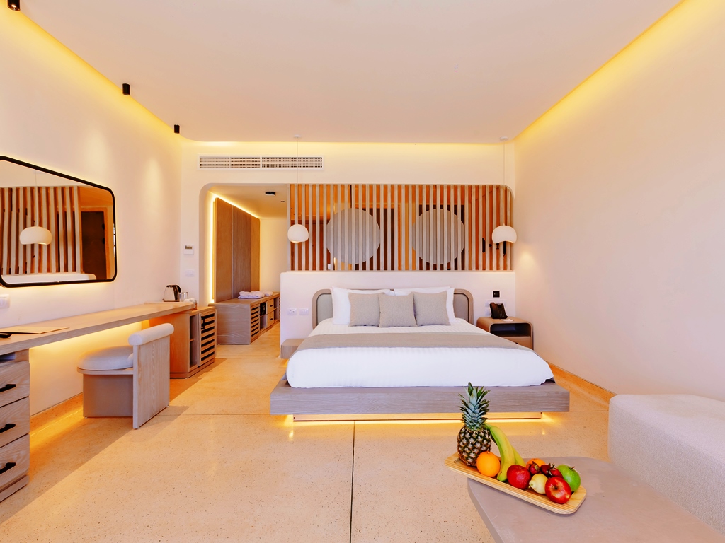 Junior Pool Suite 