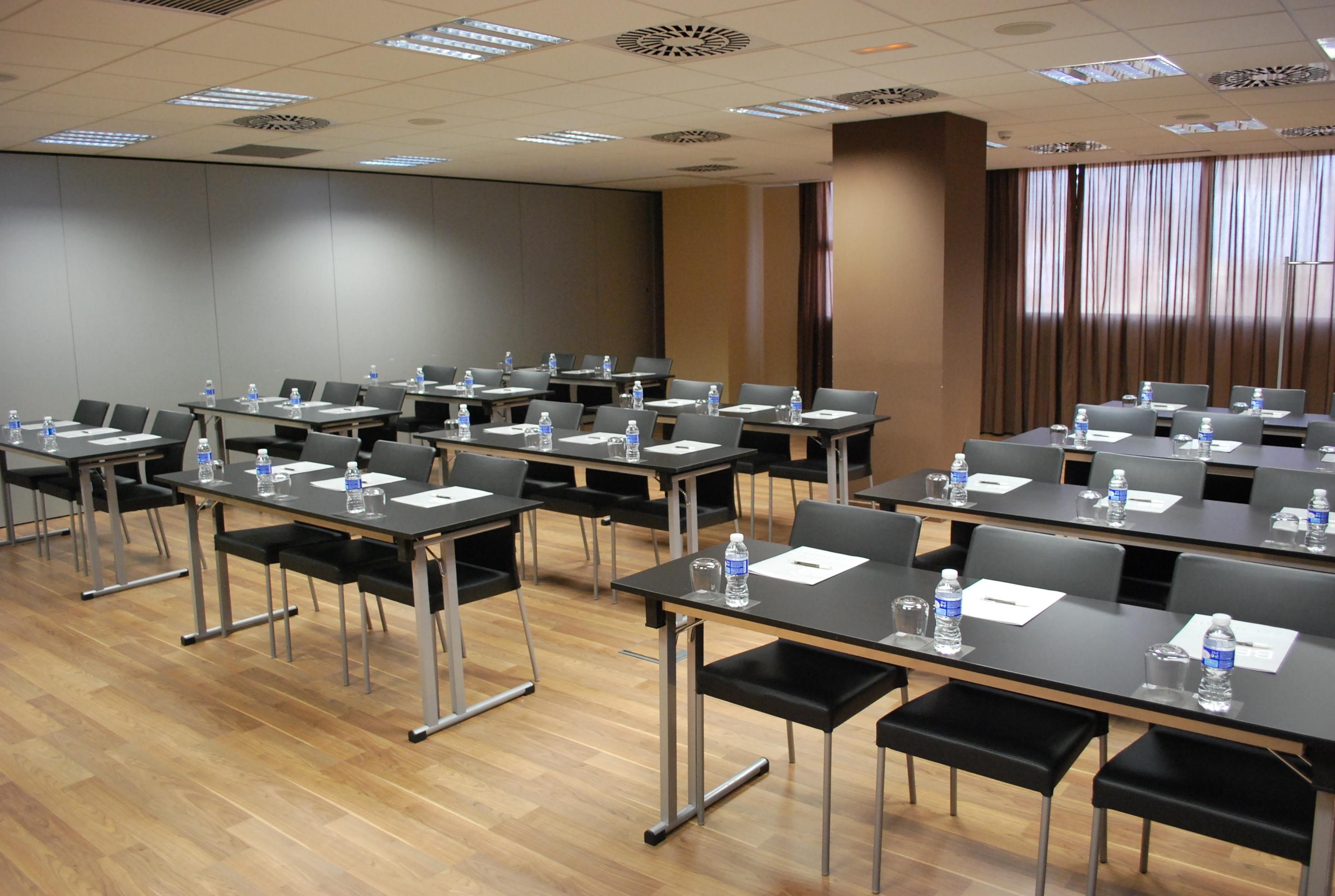 MICE (servicii de organizare de întâlniri, conferințe, alte evenimente)