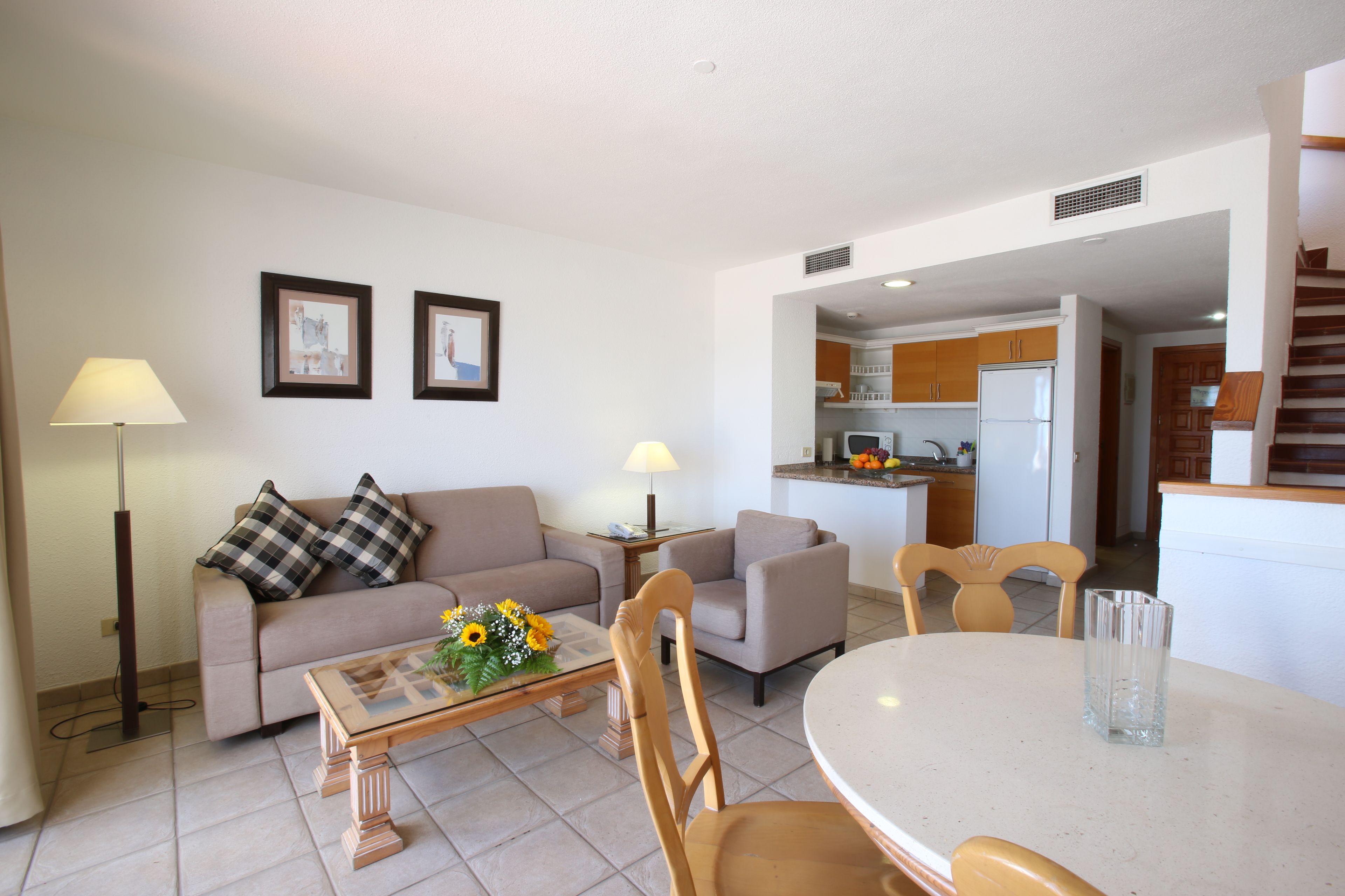 APARTMENT1 BEDROOM BALCONY OR TERRACE