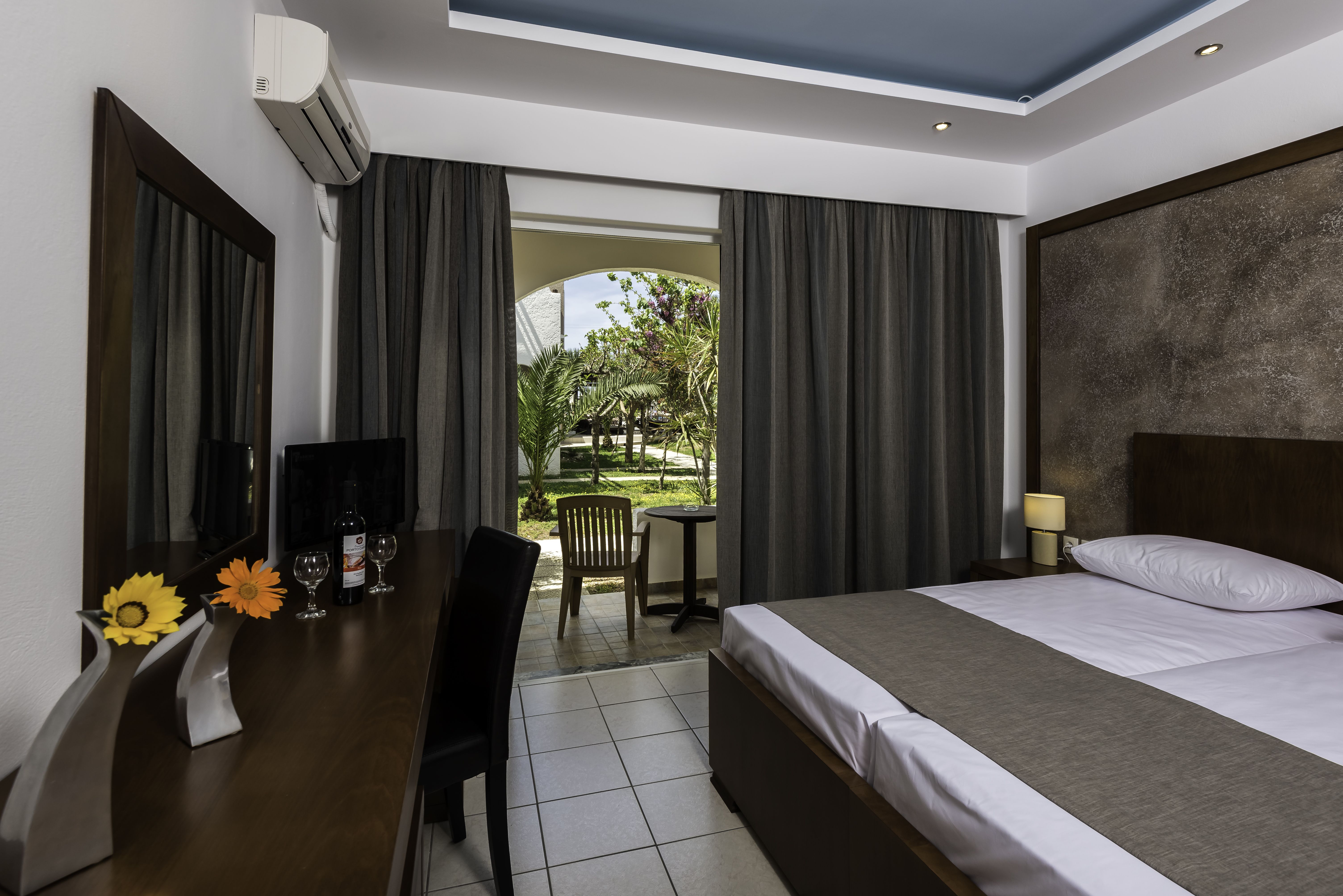 DOUBLE ROOM GARDEN VIEW OR POOL VIEW WITH BALCONY OR TERRACE 