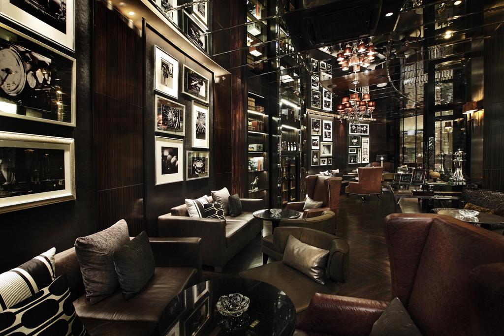 BALCONY LOUNGE AND HUMIDOR CIGAR BAR