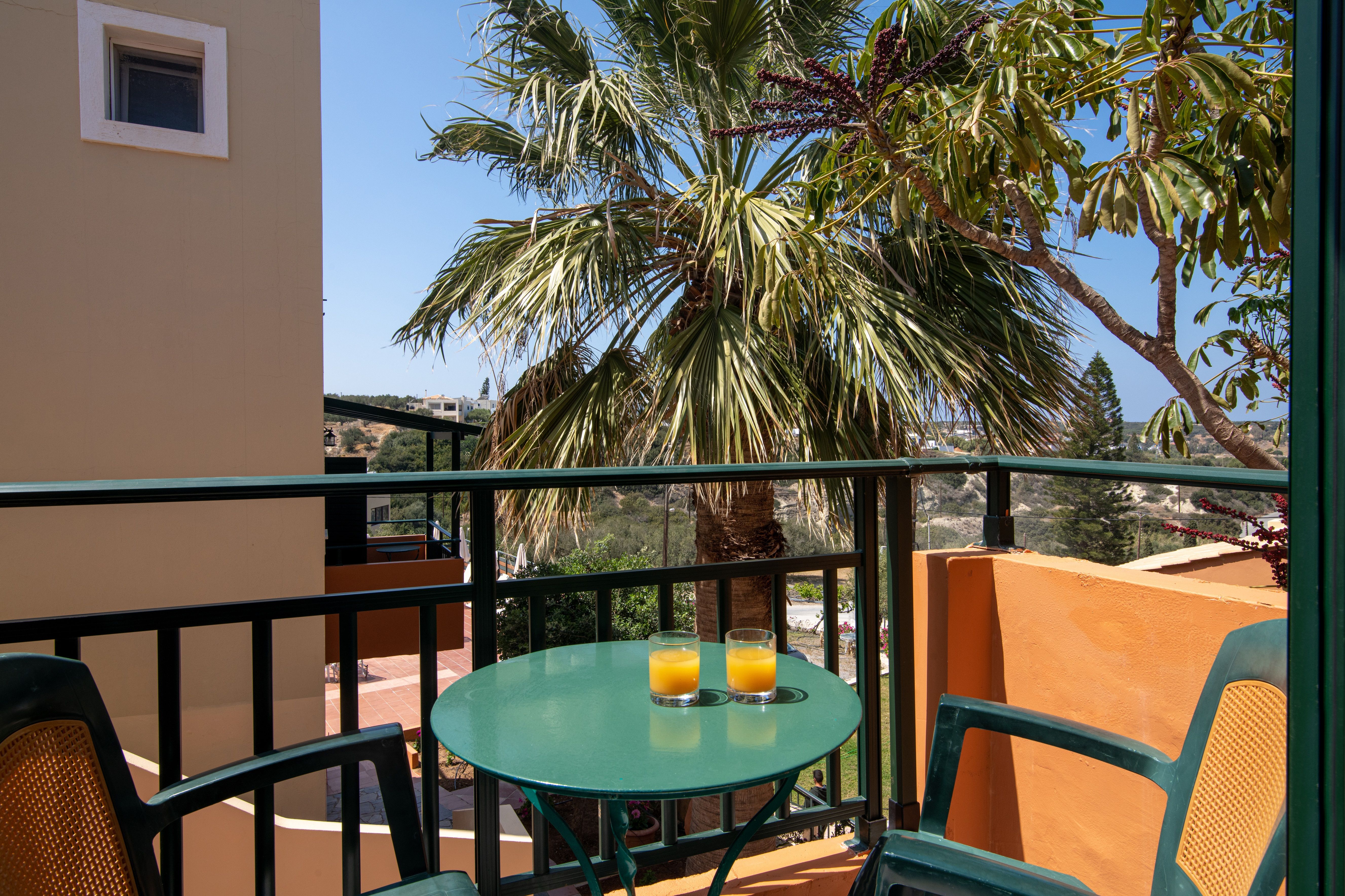 Triple Studio with Mountain or Garden View