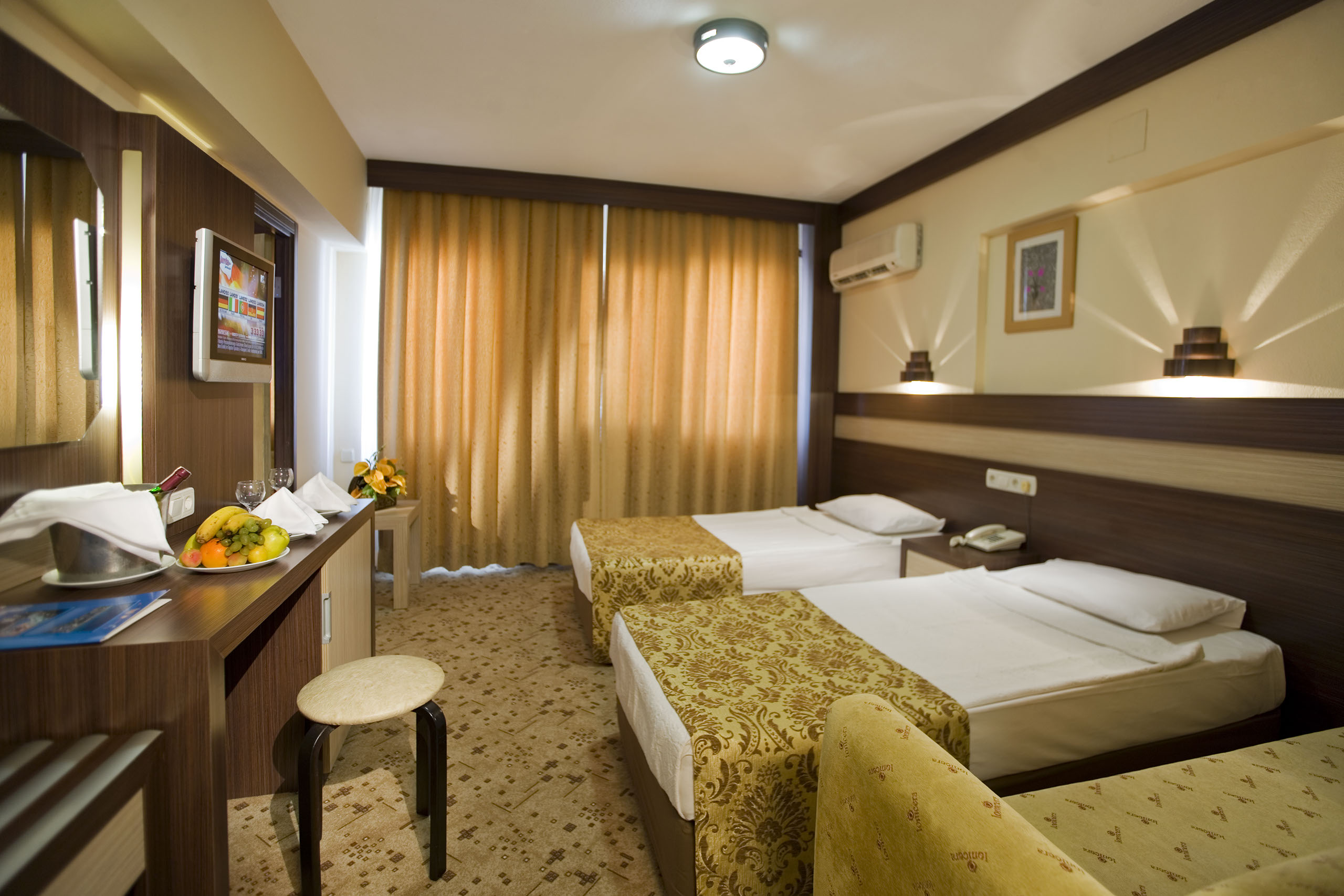 WORLD STANDARD ROOM