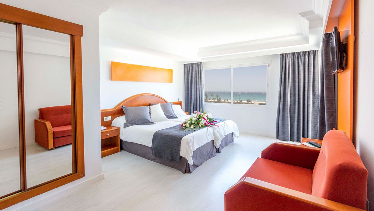 DOBLE STANDARD ROOM BALCONY OR TERRACE