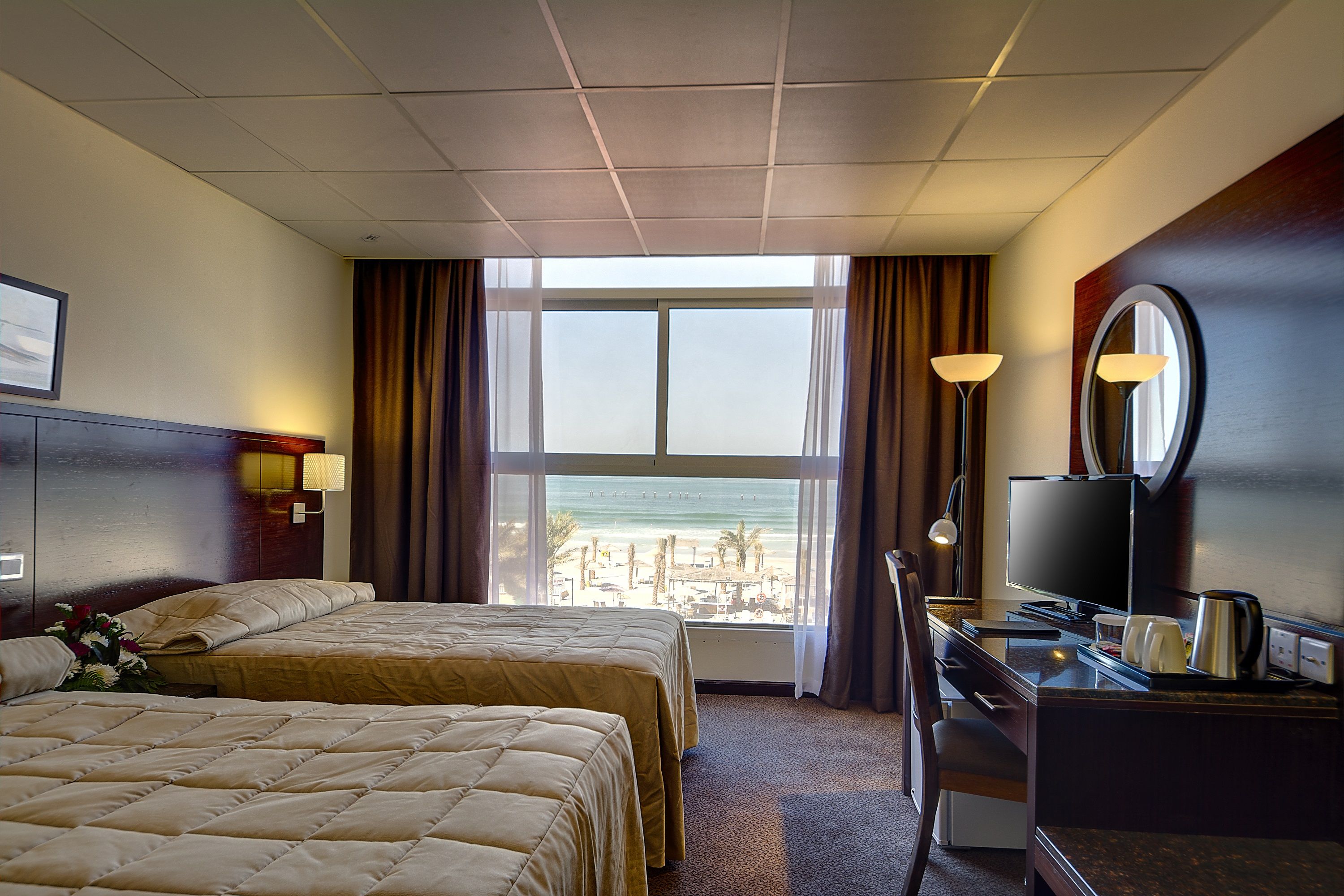 SEA VIEW ROOM 