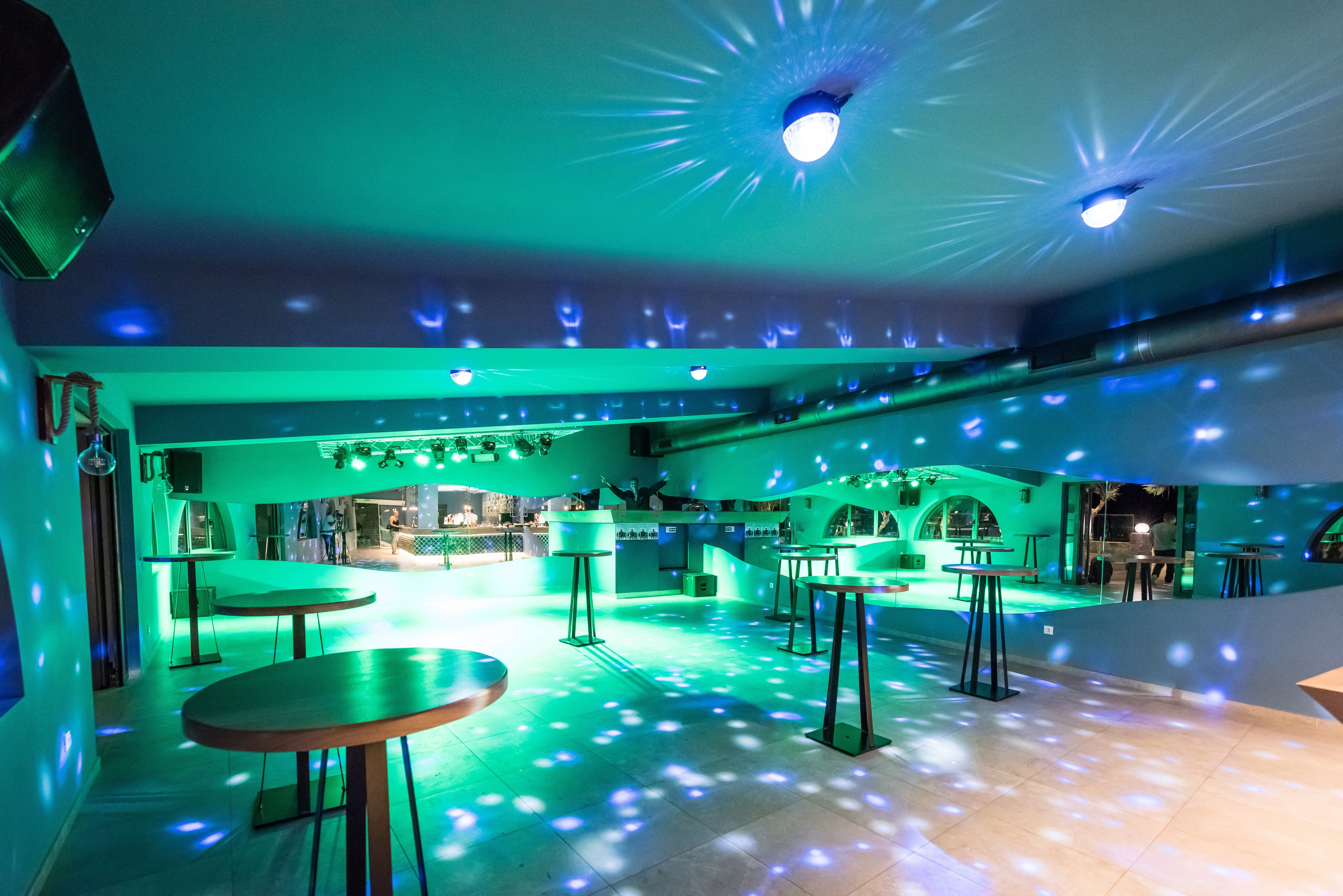DIONYSOSS Karaoke Bar