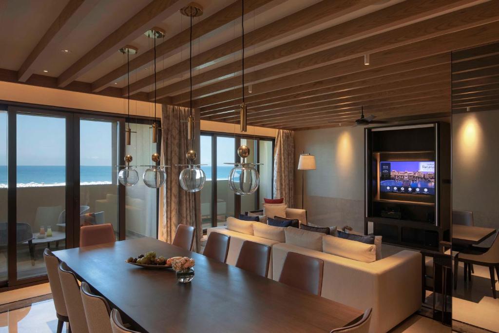 Two Bedroom Sea View Saadiyat Suite