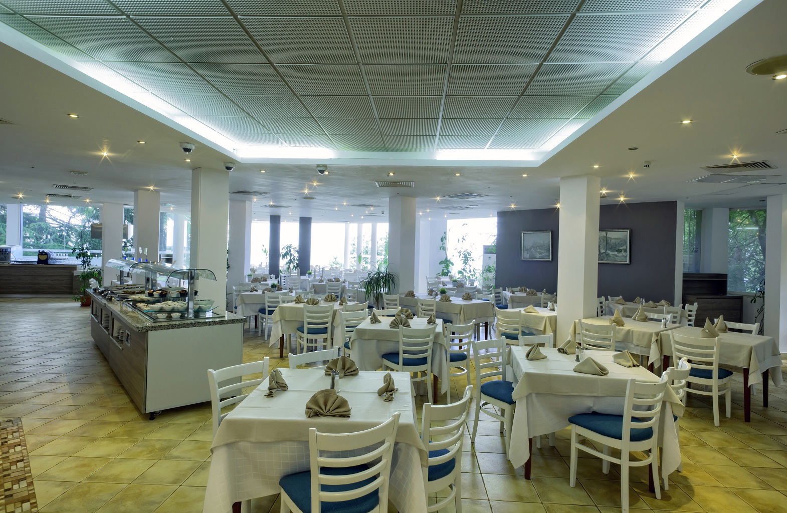 MAIN RESTAURANT