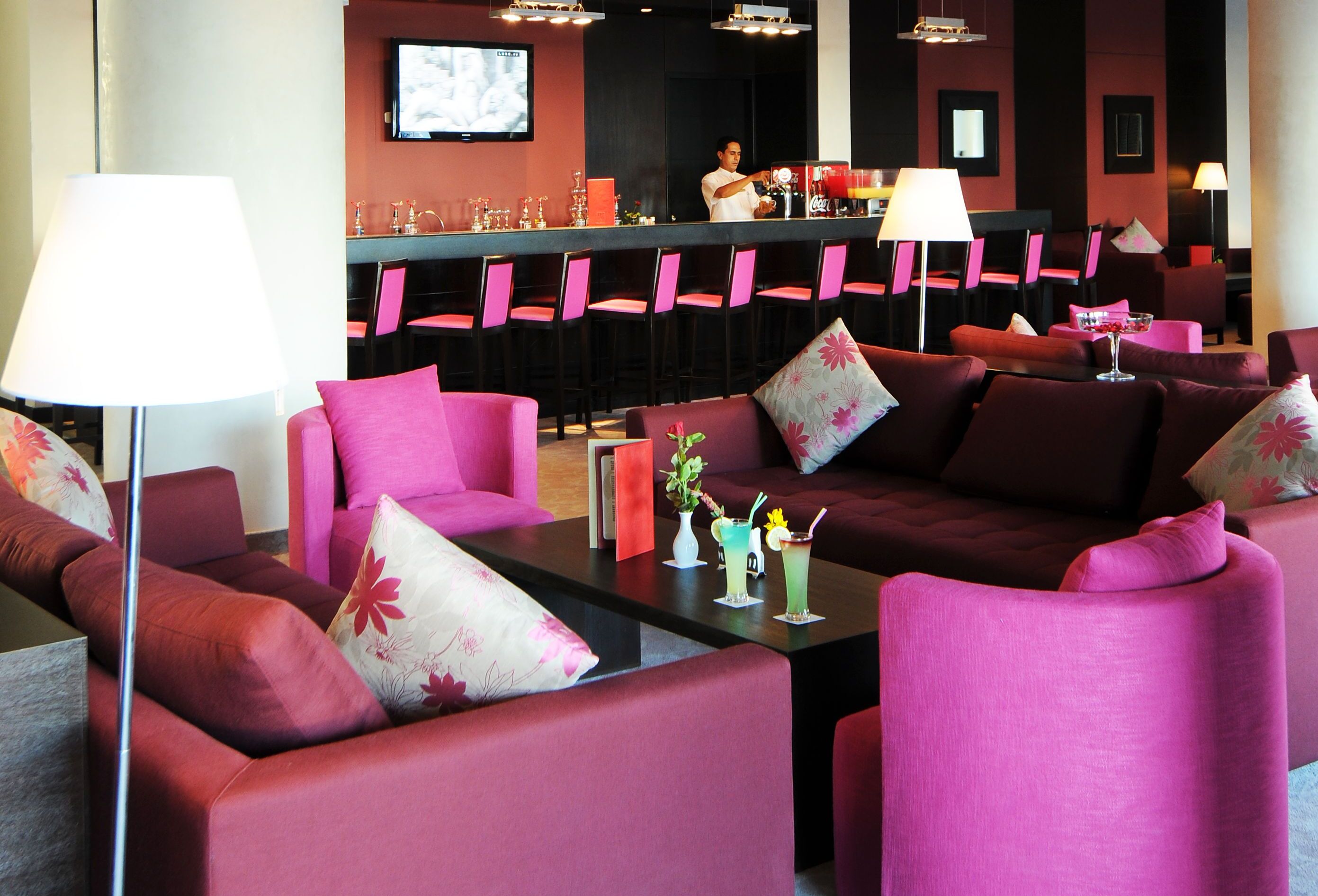 LOBBY BAR FLOWER GARDEN