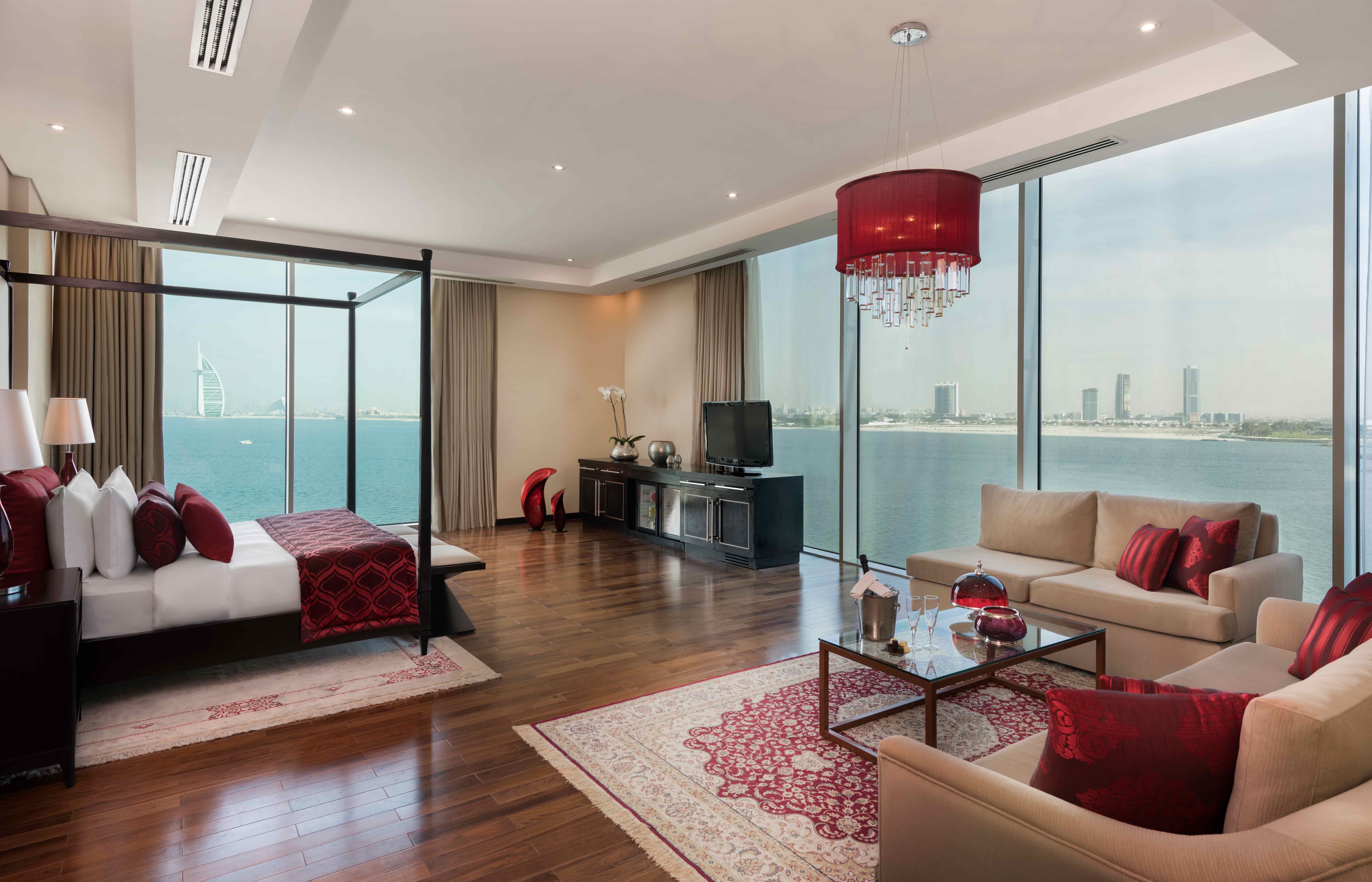 Grand King Suite