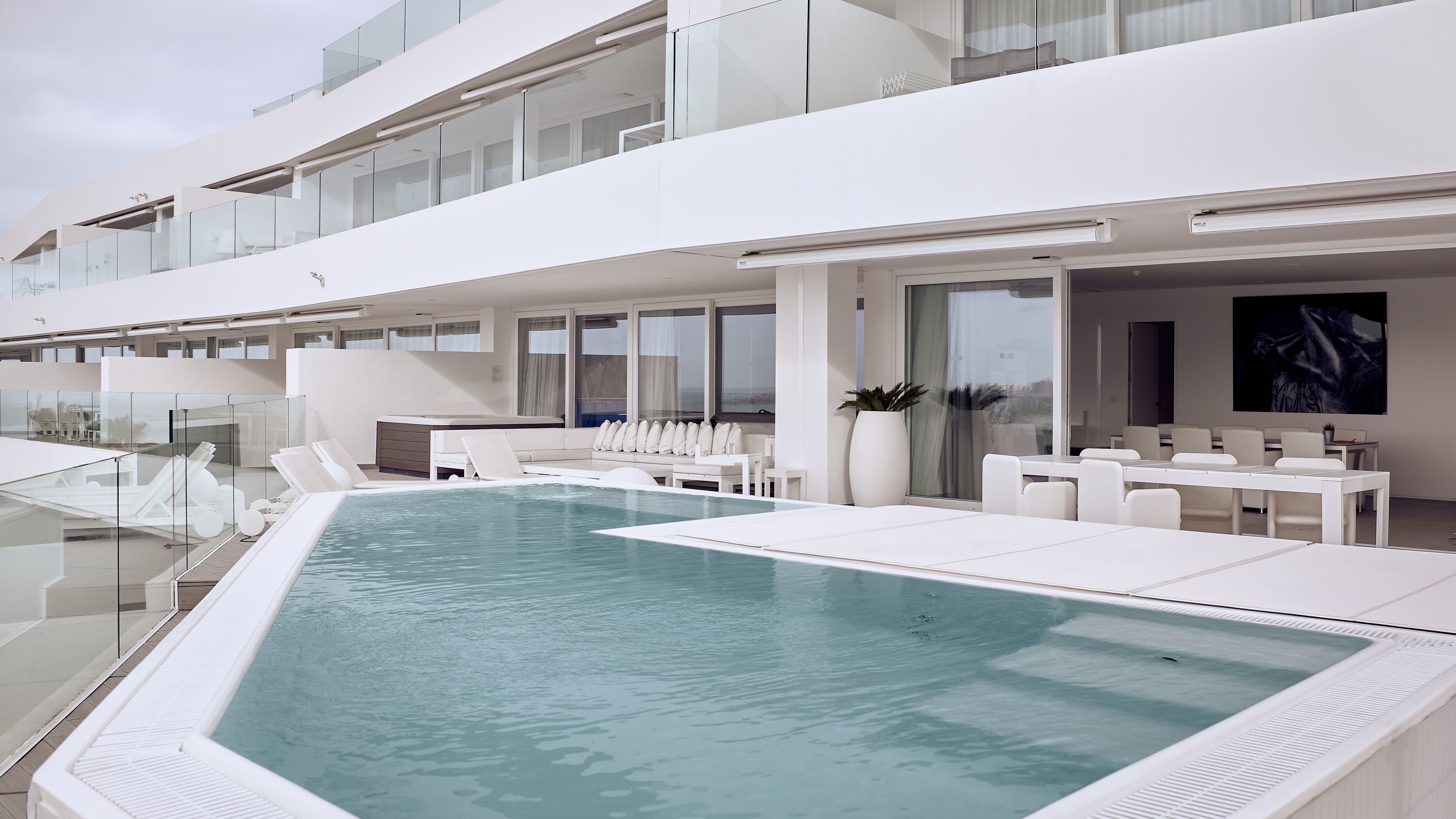 3 BEDROOM SUITE EXTRA LARGE ROOM, WITH PRIVATE POOL, JACUZZI, LATERAL SEA VIEW AND TERRACE (INFINITY HARMONY)
