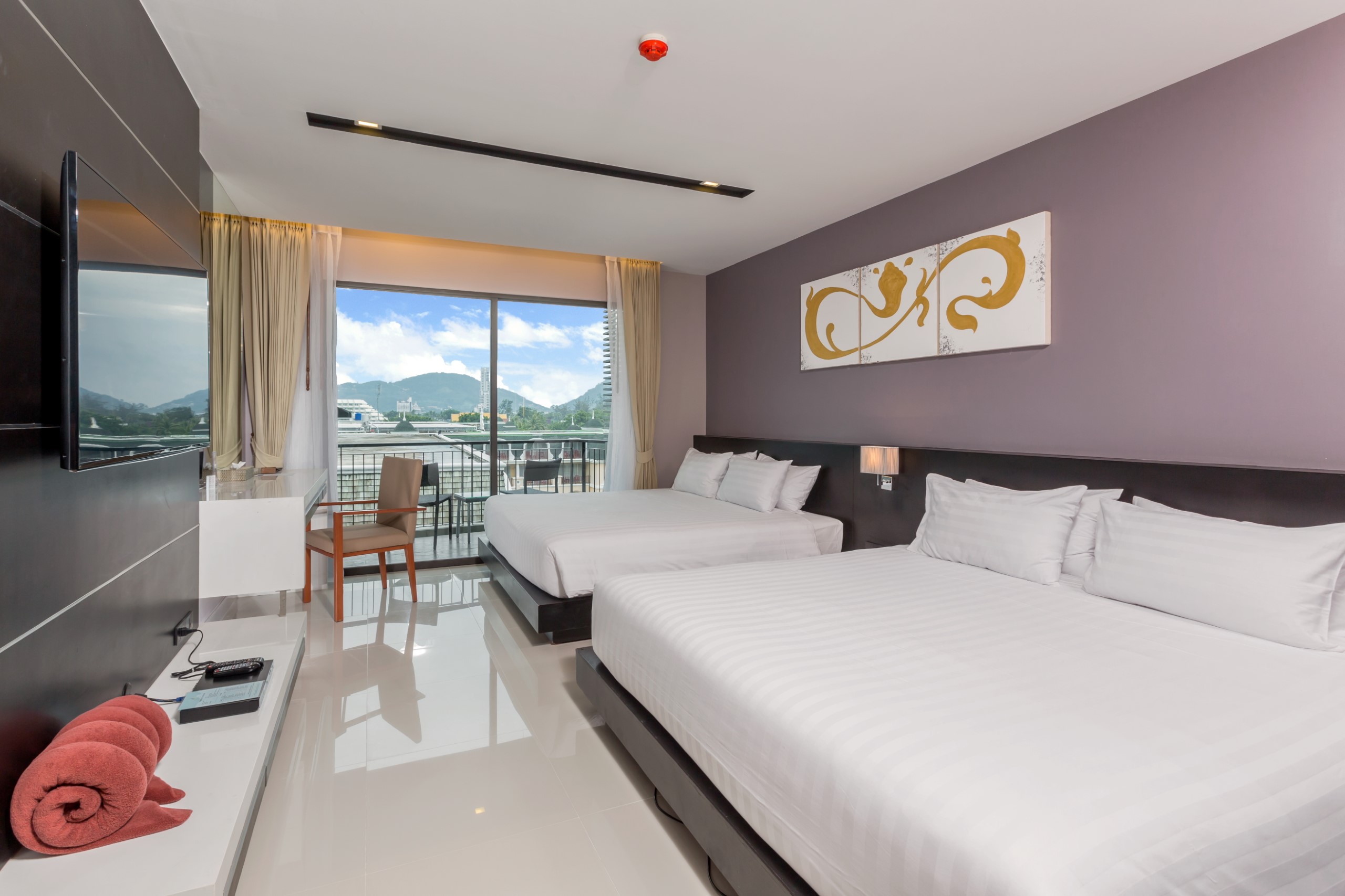 1 B/ROOM FAMILY SUITE