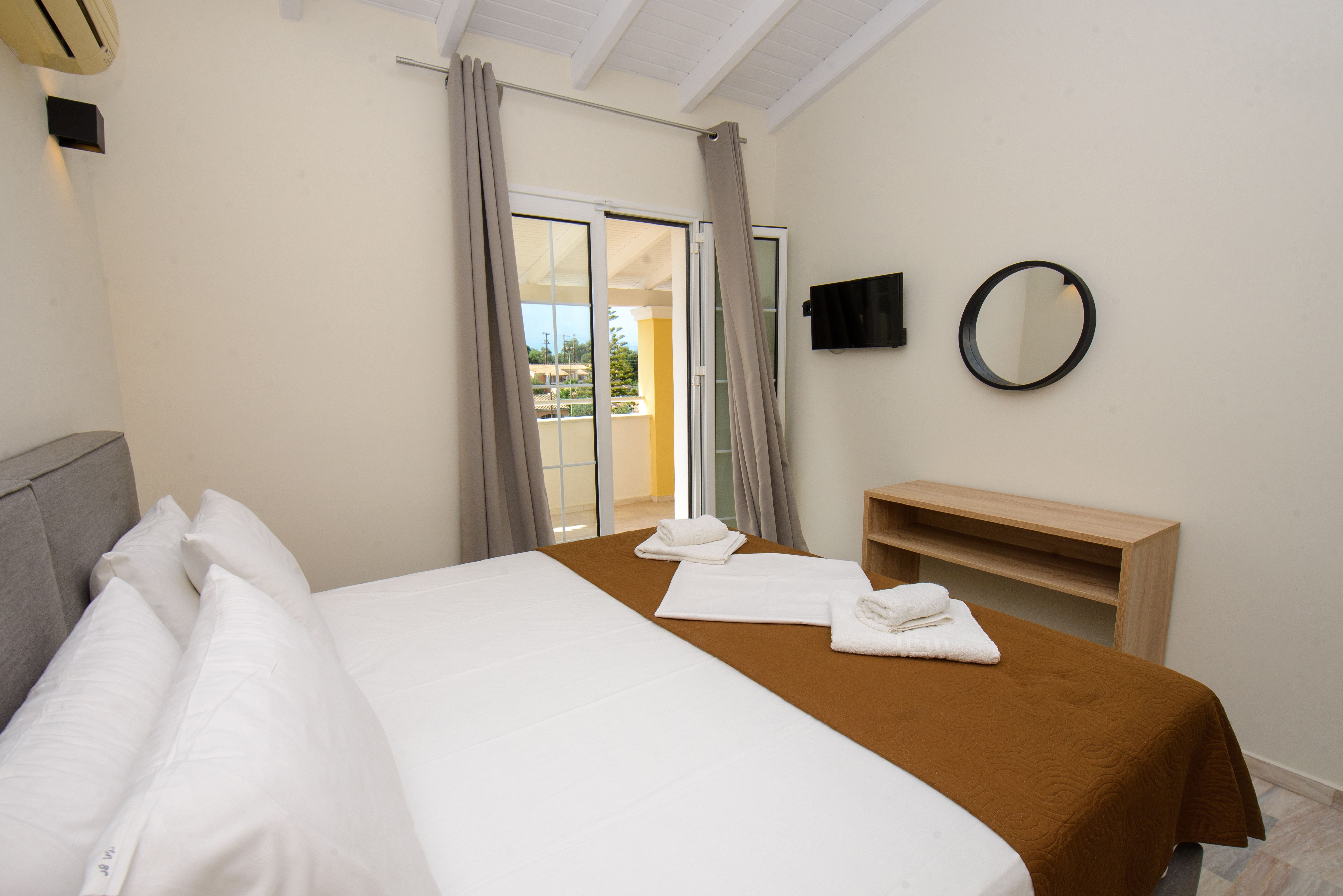 TWO BEDROOM APARTMENT 5 PAX