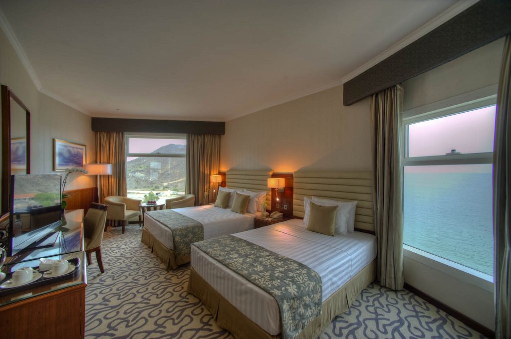 DELUXE FAMILY ROOM