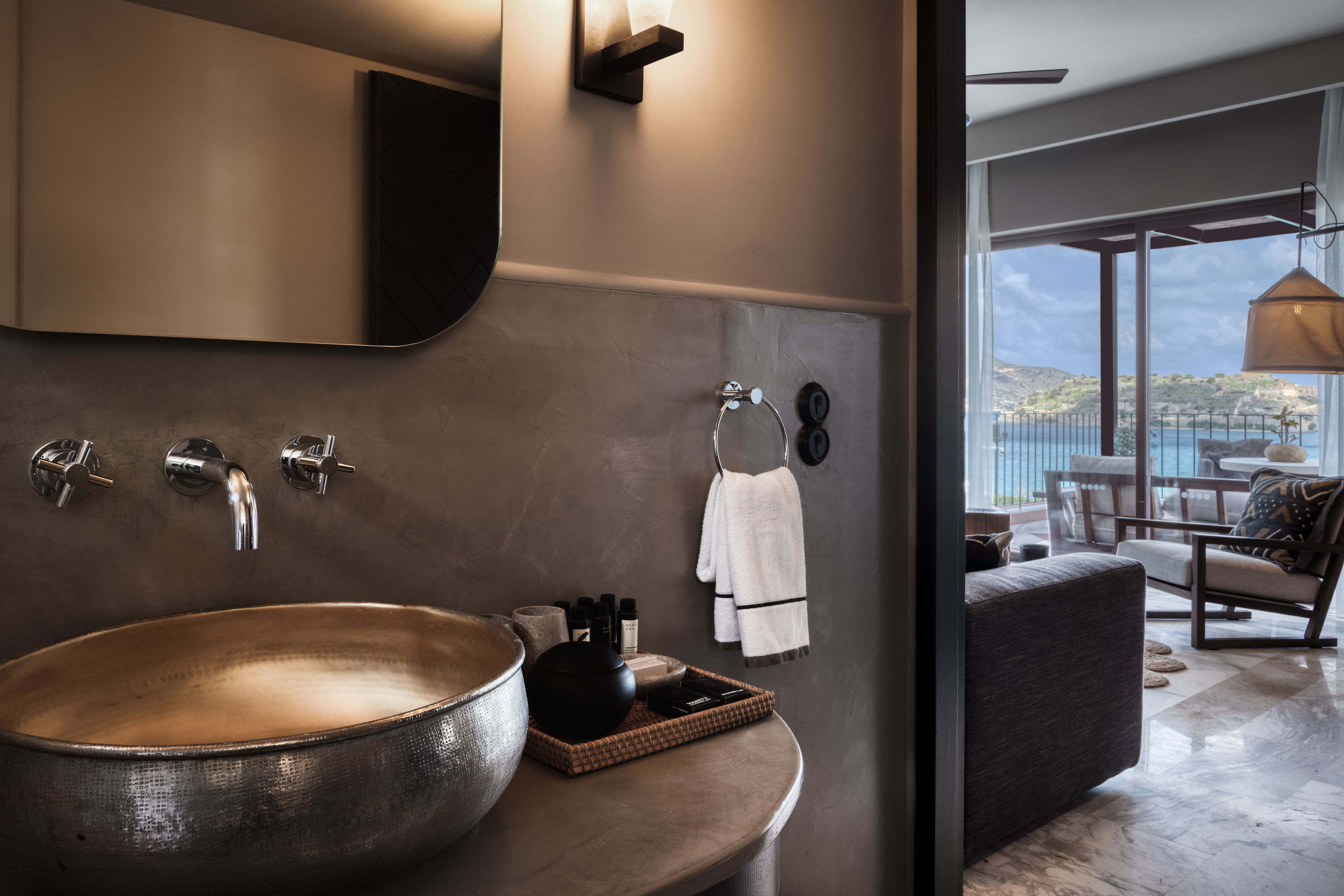 Family Suite SV with Outdoor Jacuzzi 