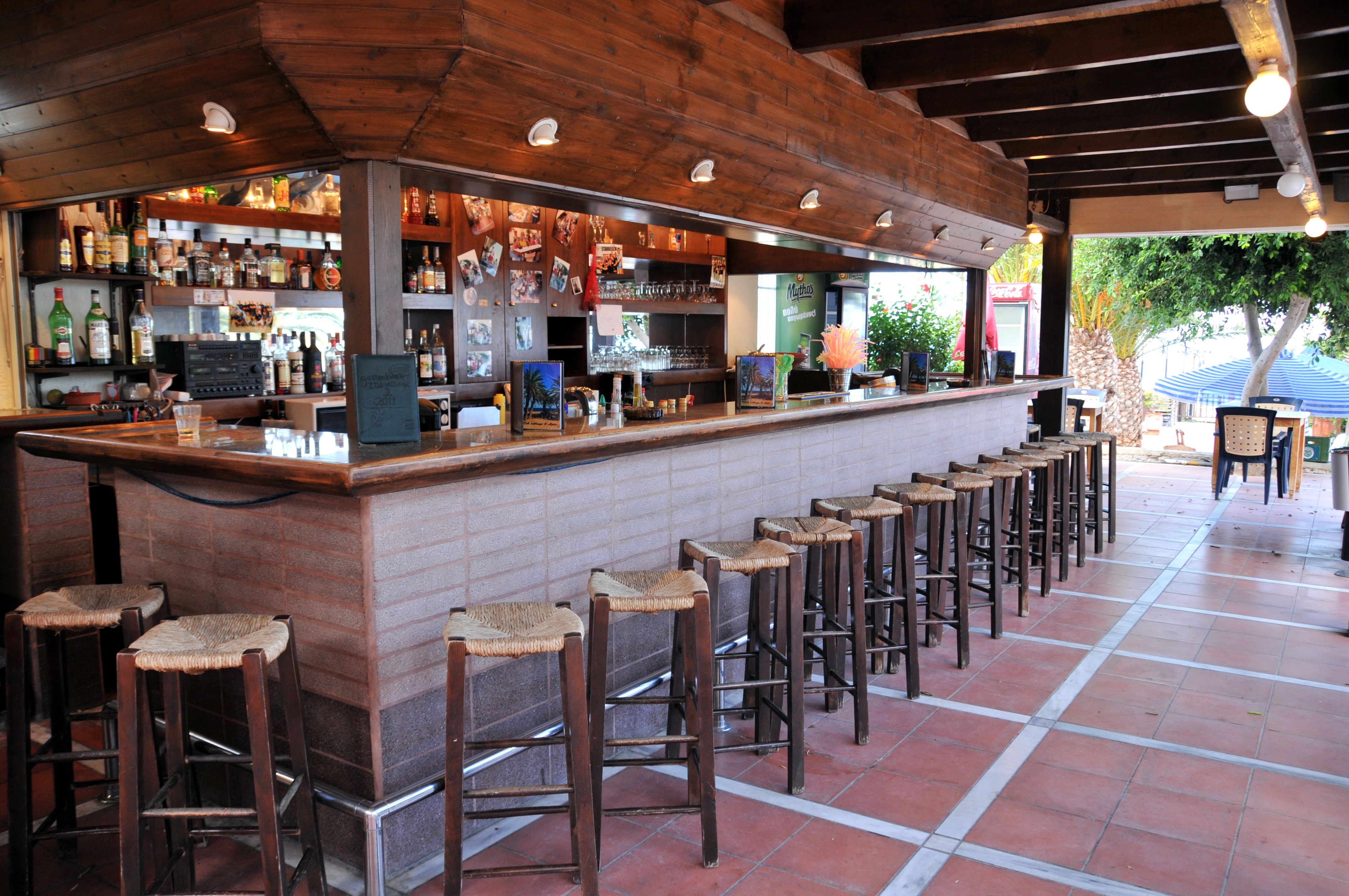 Pool Bar & Snack Bar