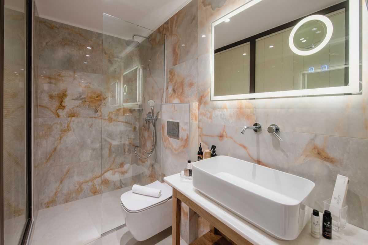 SUITE SUPERIOR WITH BALCONY OR WINDOW