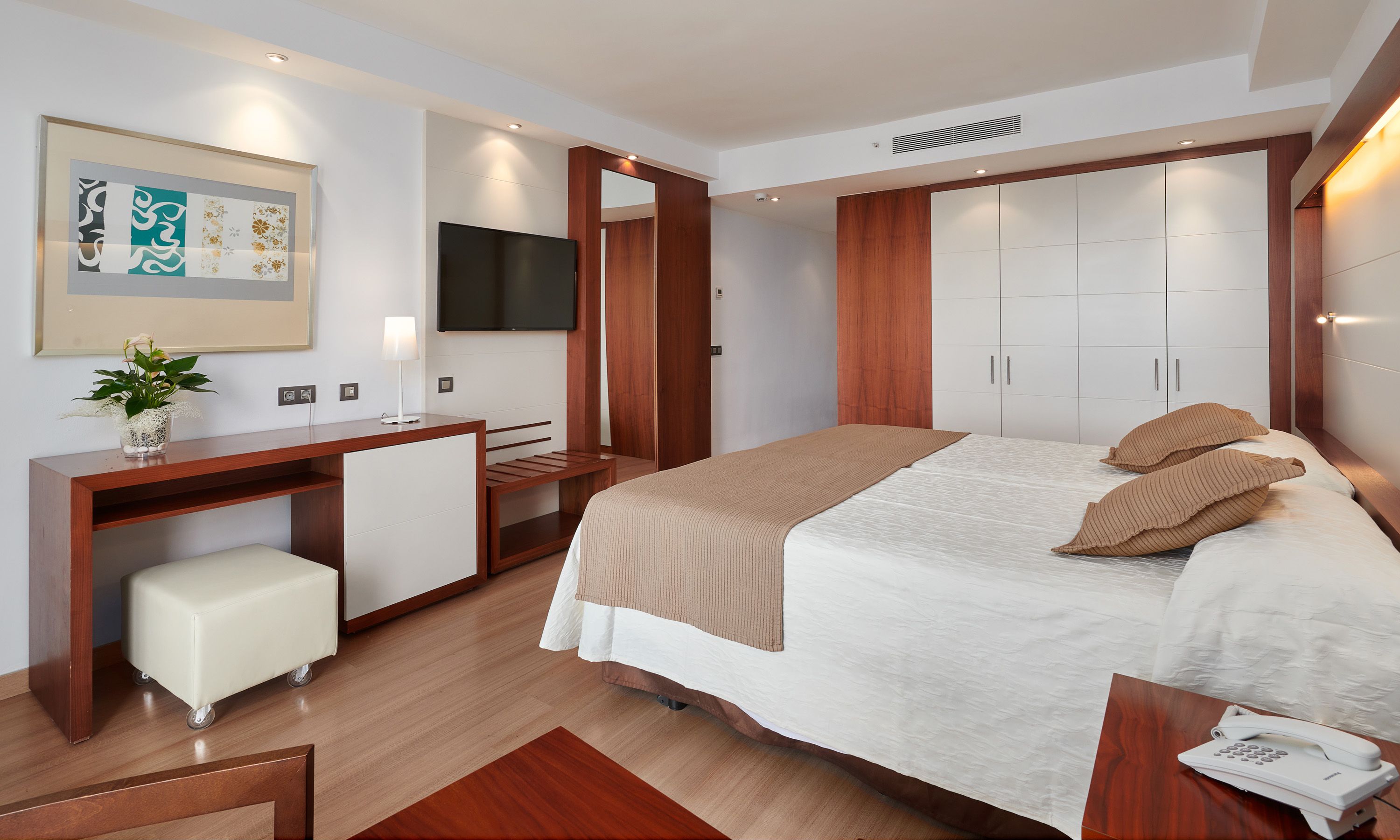 JUNIOR SUITE BALCONY OR TERRACE