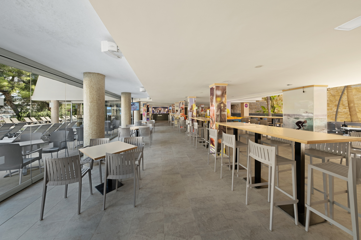 SPORTS BAR