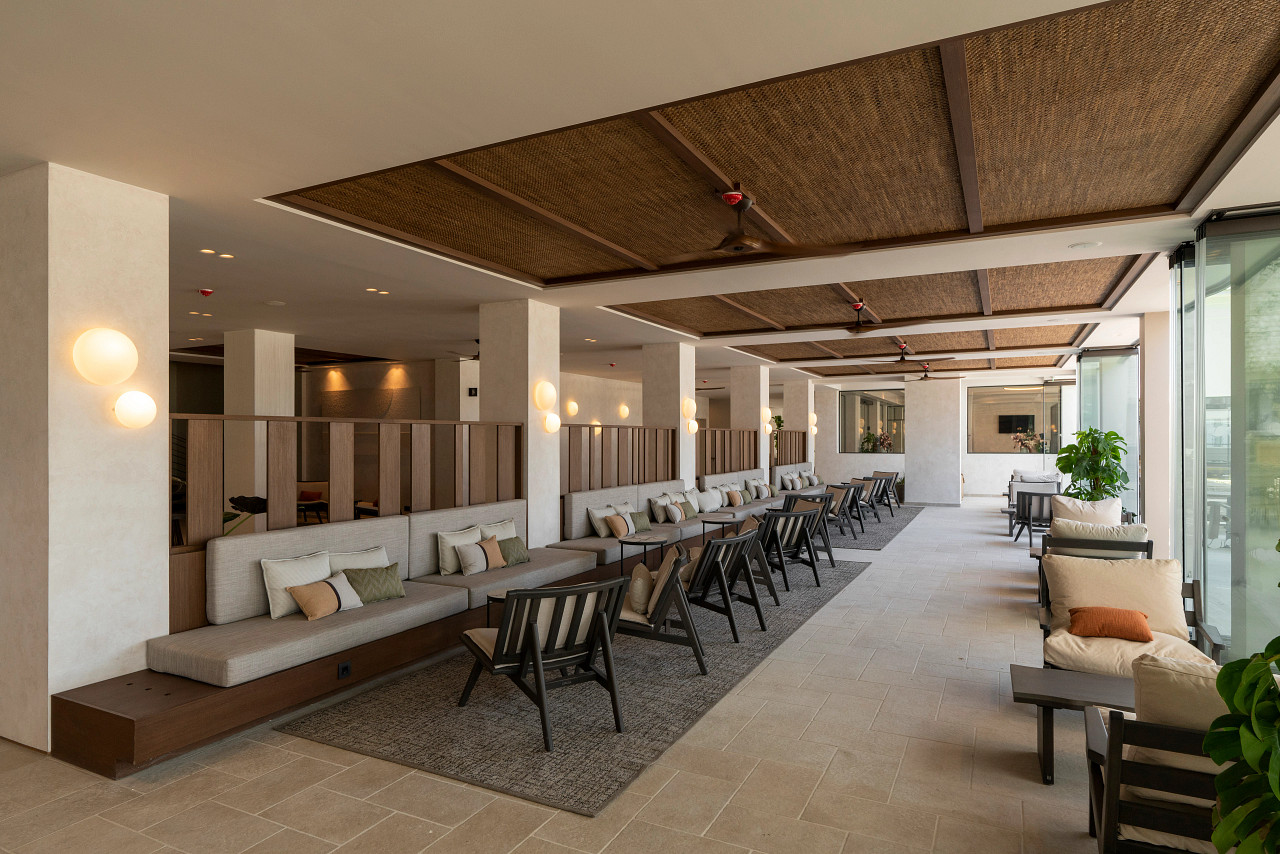 RENDEZVOUS LOBBY BAR