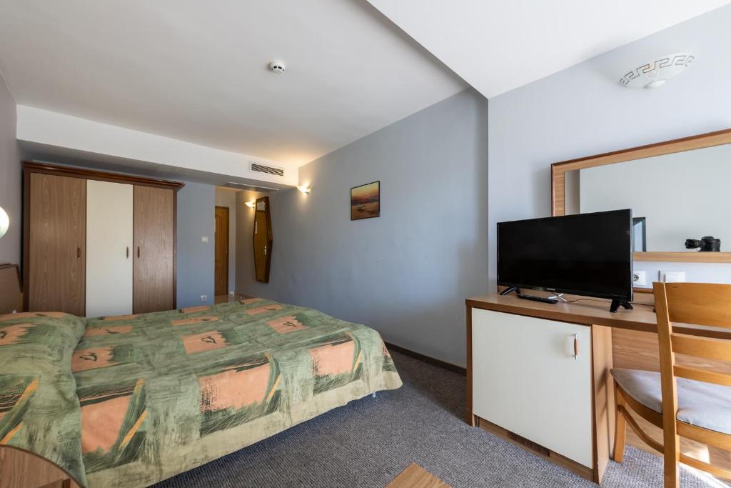 DOUBLE ECONOMY ROOM