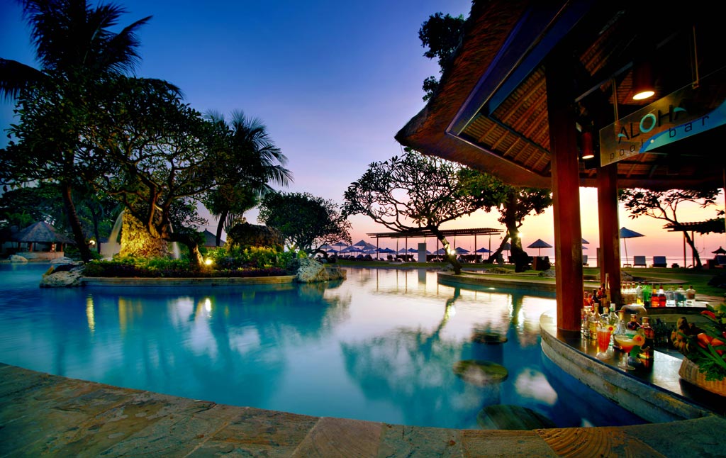 Aloha-Poolbar_Hotel-Nikko-Bali-1.jpg