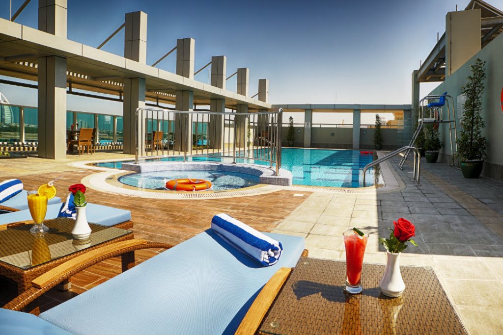 Piscina deschisă