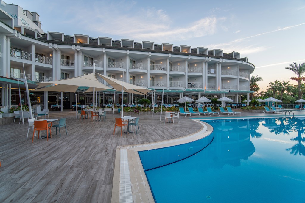 Piscina deschisă