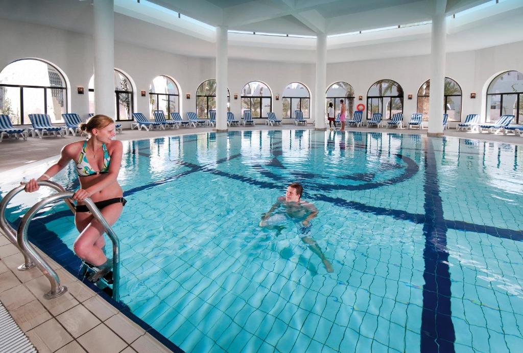 Piscină interioară