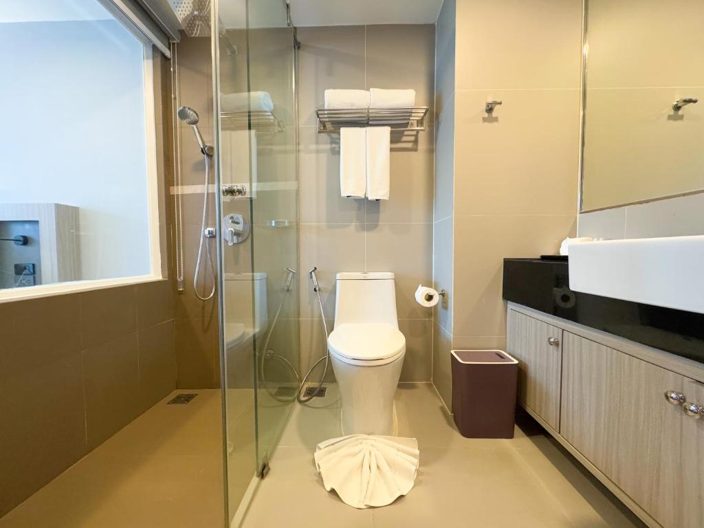 Deluxe King Balcony Room